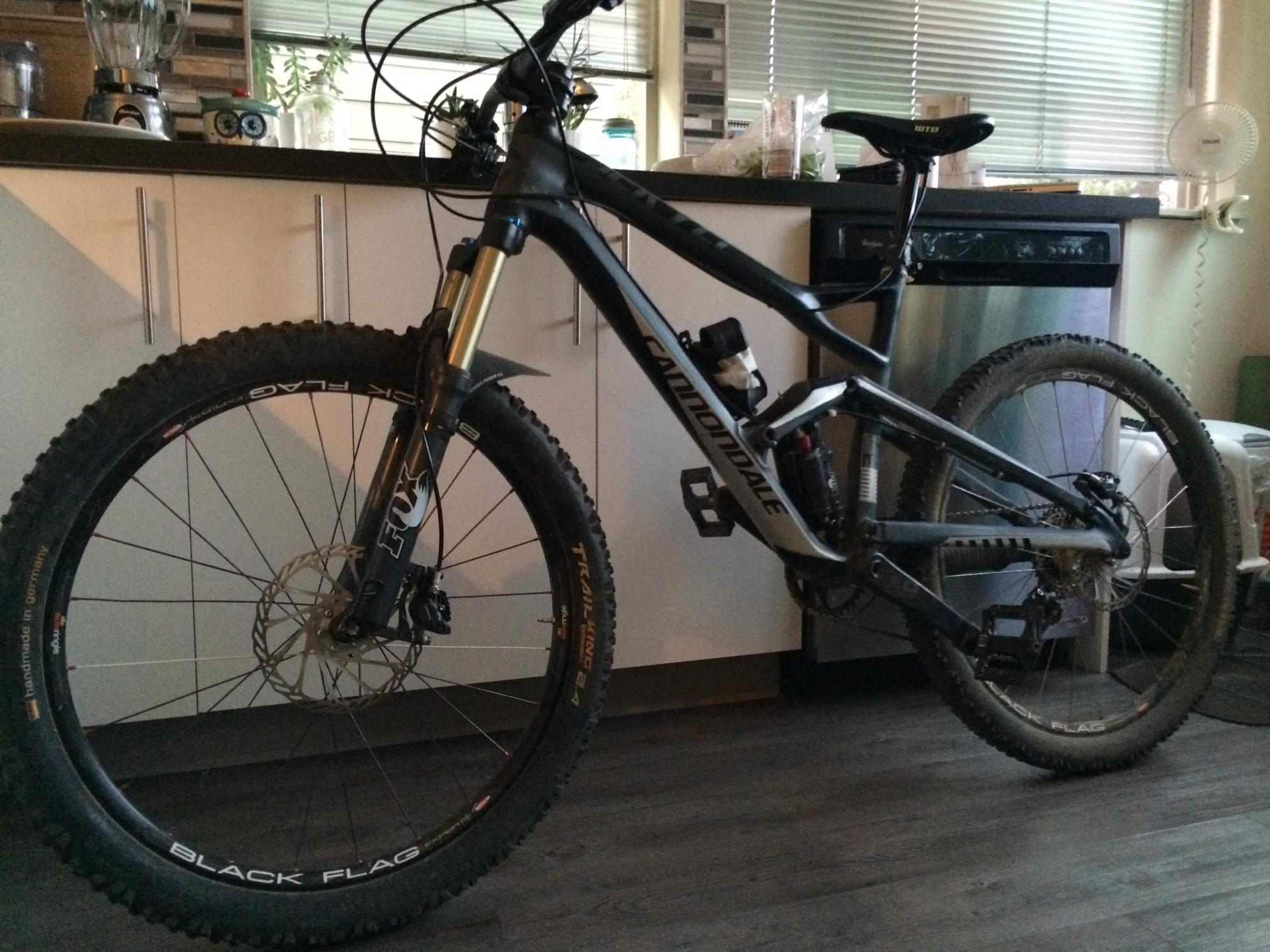 2010 Cannondale Jekyll Carbon 2 Black