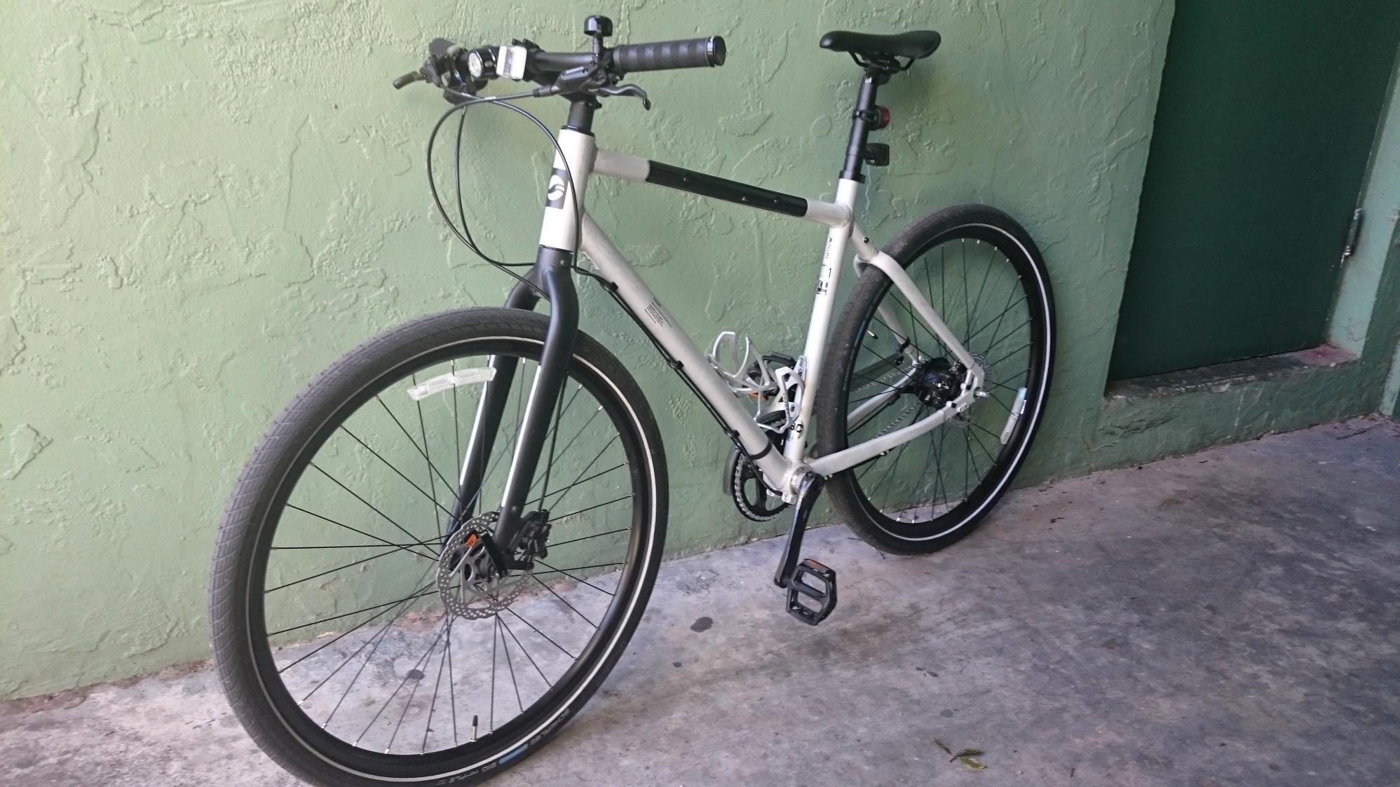 2016 Giant Seek 1 Silver or Gray