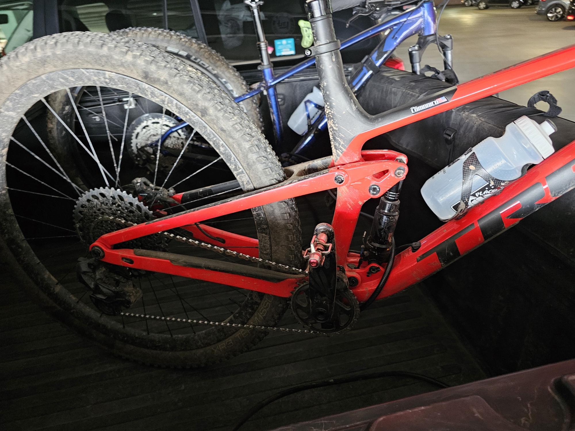 2022 Trek Top Fuel 9.8 Red