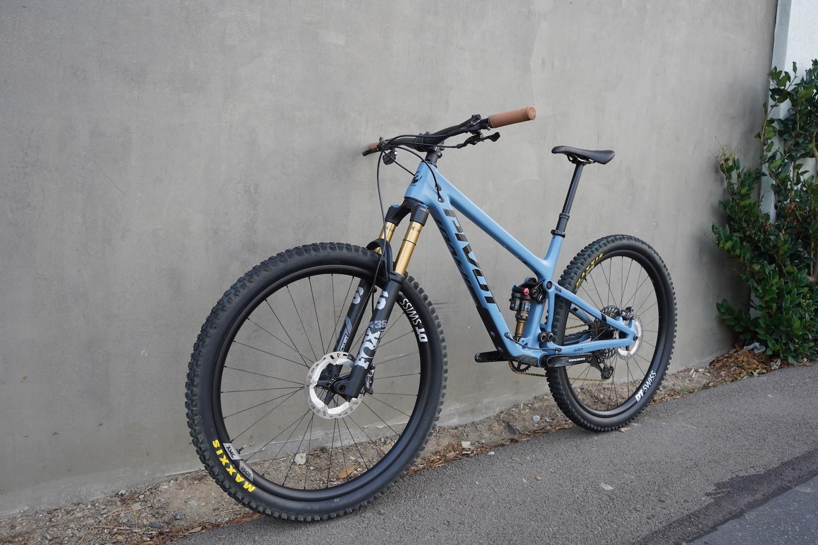 2022 Pivot Trail 429 Enduro Blue