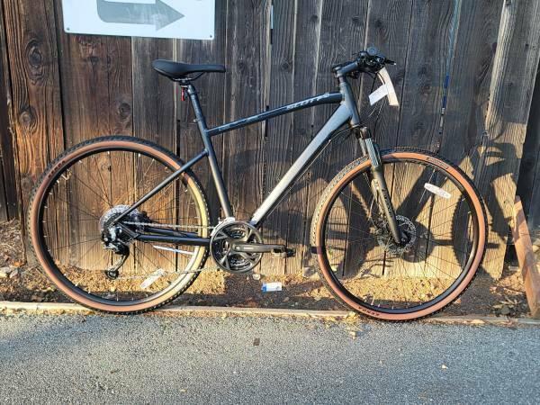 2024 SCOTT Sub Cross 40 Silver, gray or bare metal and Black