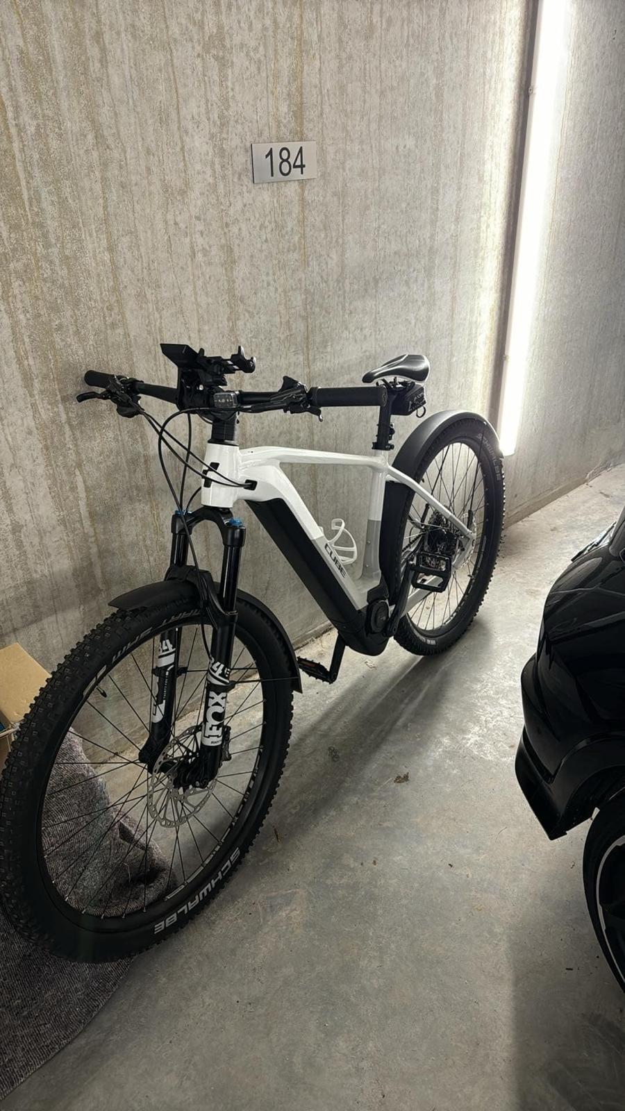 2021 Cube MTB White