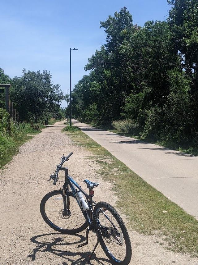 2023 GT Bicycles Aggressor Pro Black