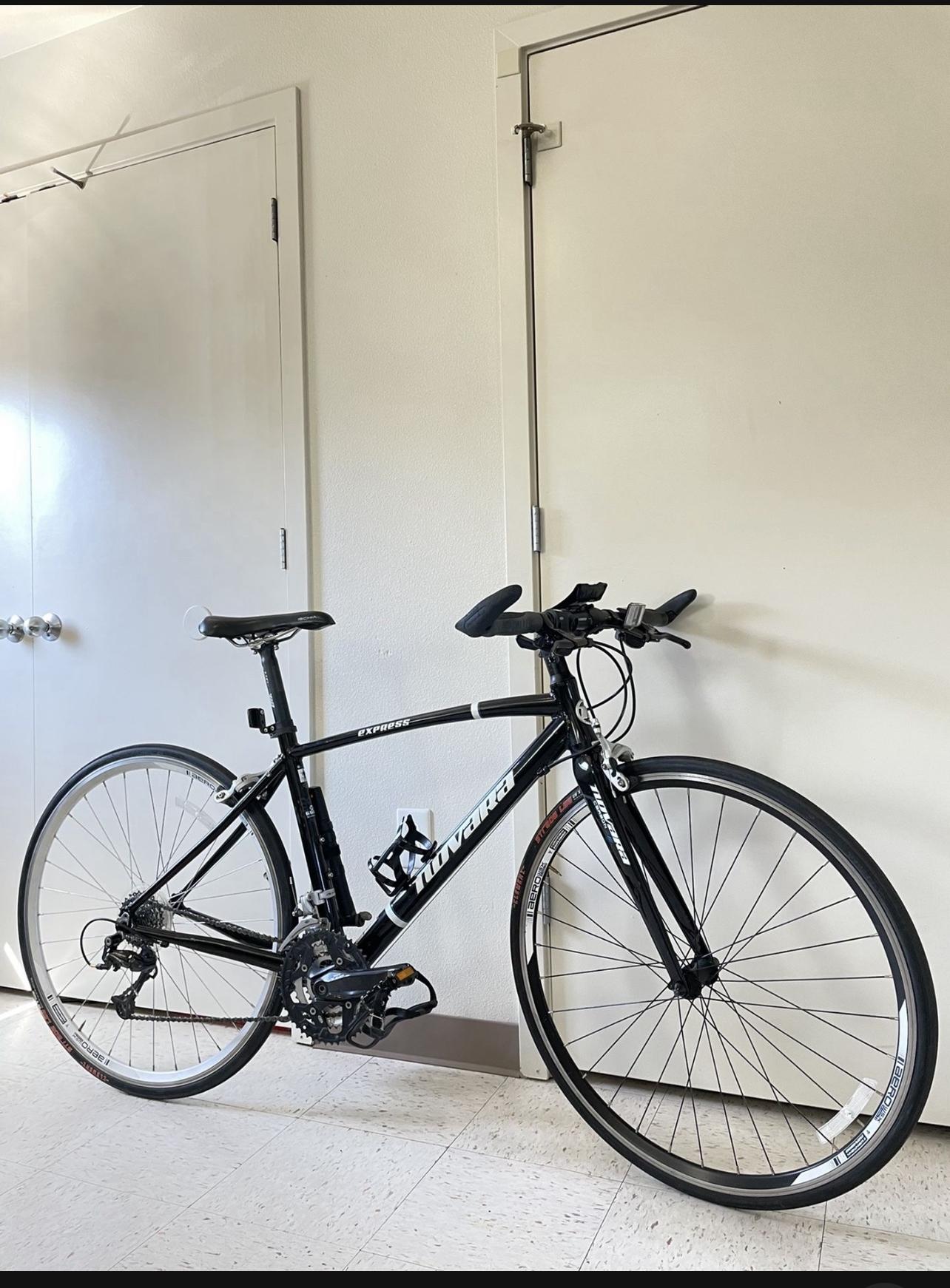 2016 Novara Strada Black and White