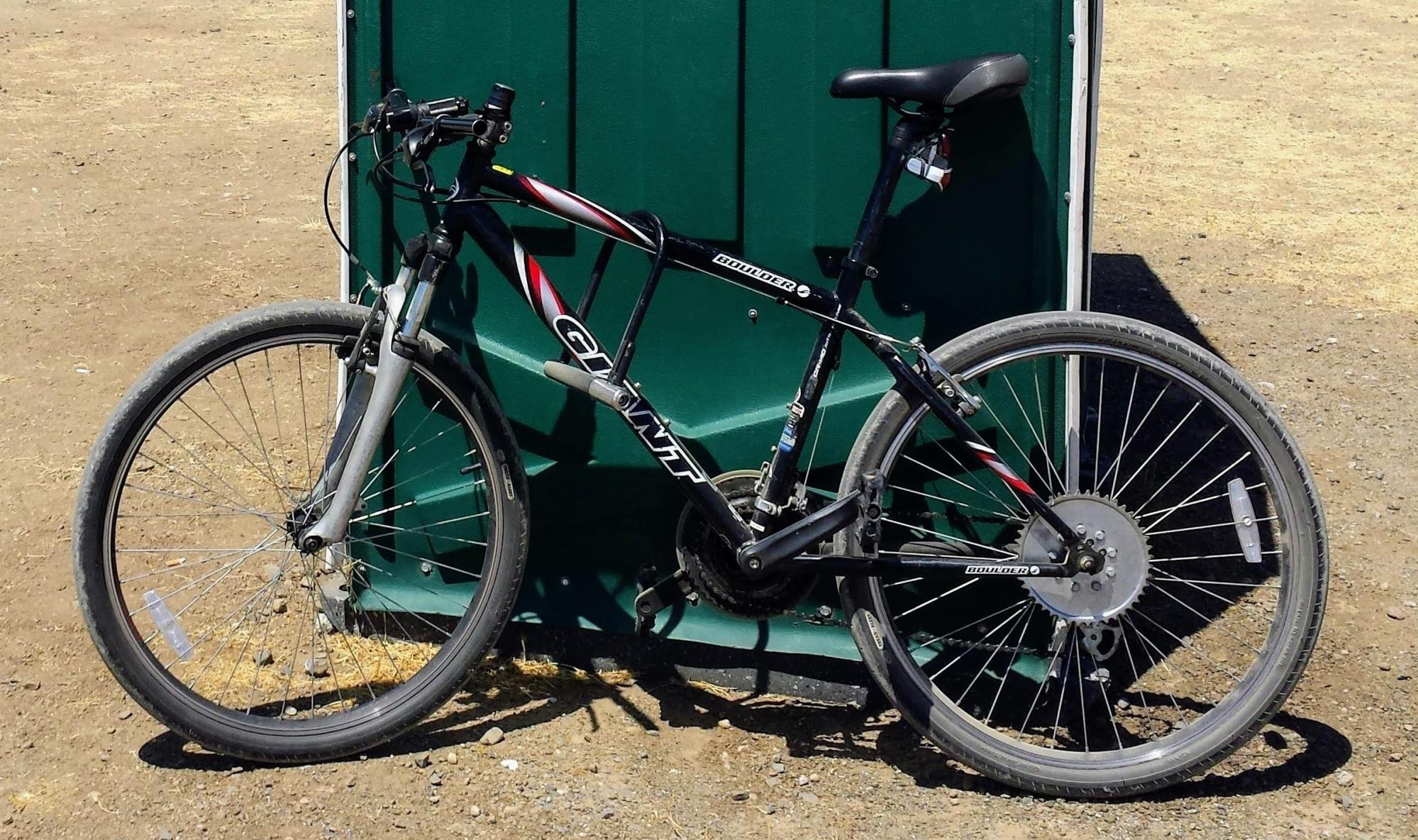 2006 Giant Boulder Black