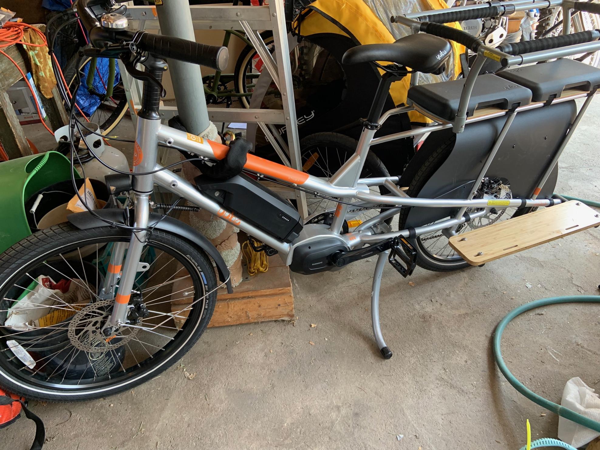 2021 Yuba Kombi e5 Silver, gray or bare metal