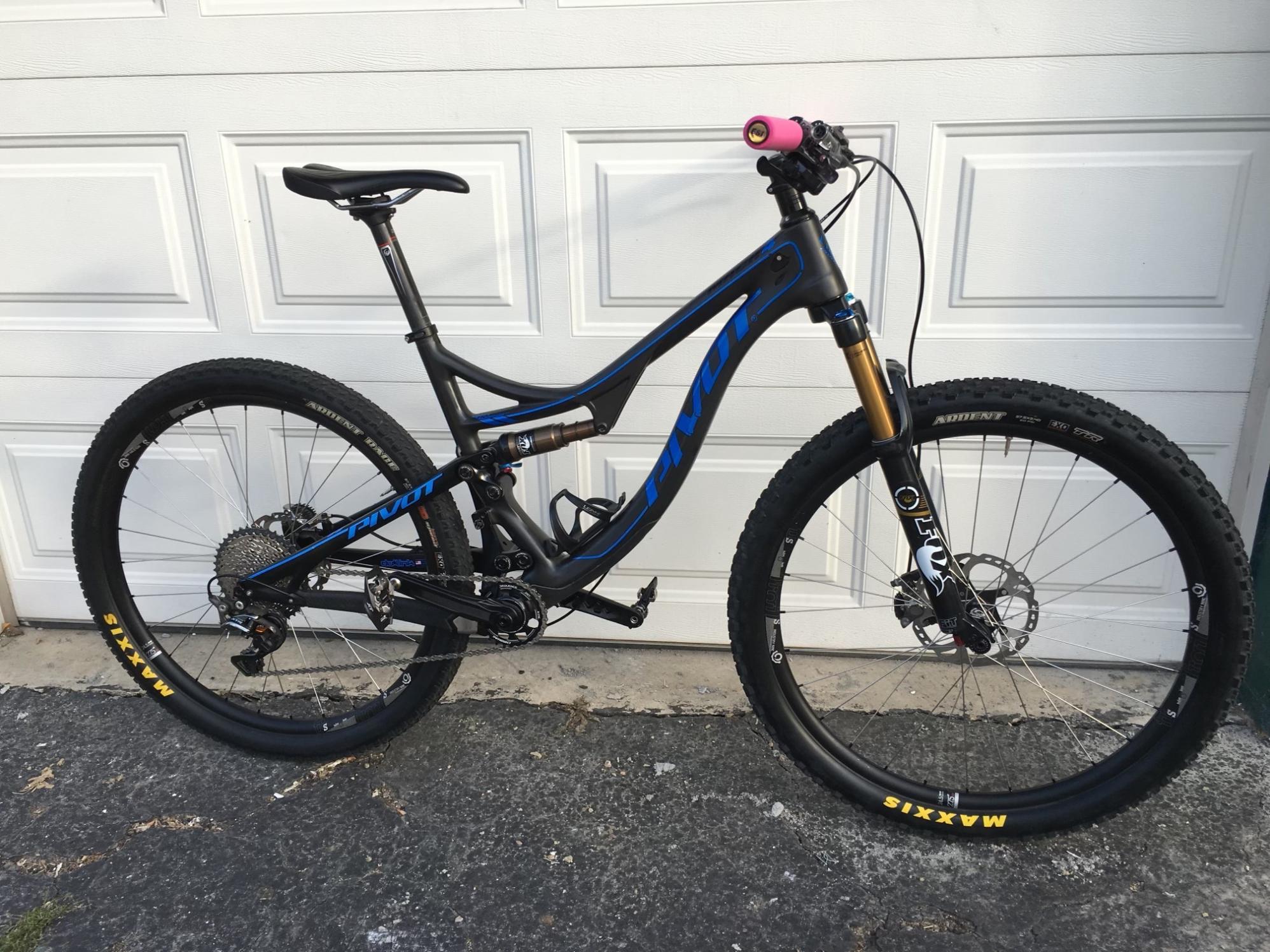2016 Pivot Mach 4 Black