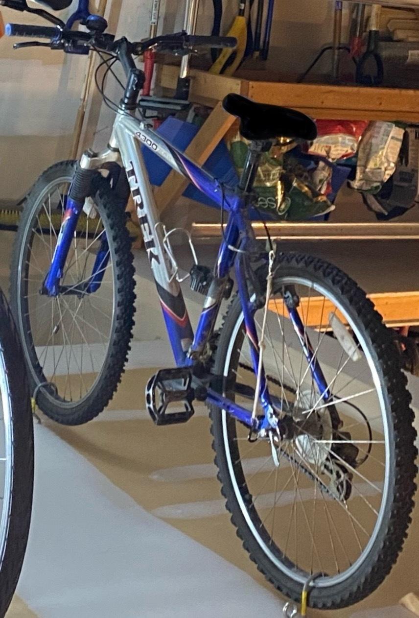 Trek 4300 Blue and Silver, gray or bare metal