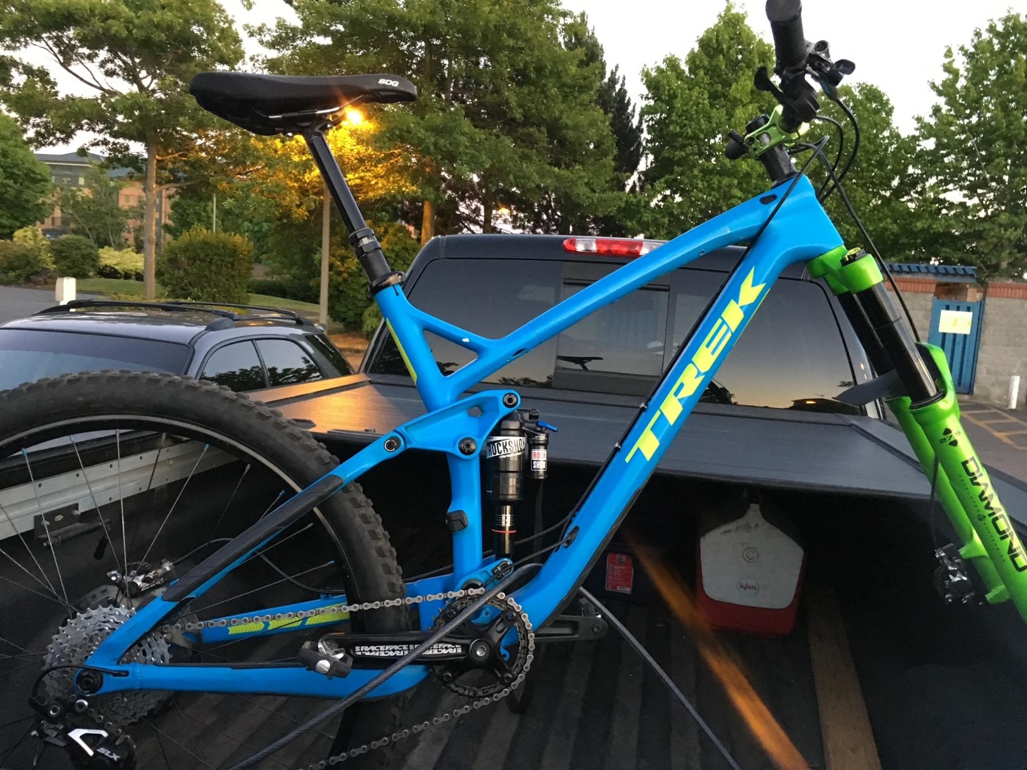 2016 Trek Slash Blue and Green
