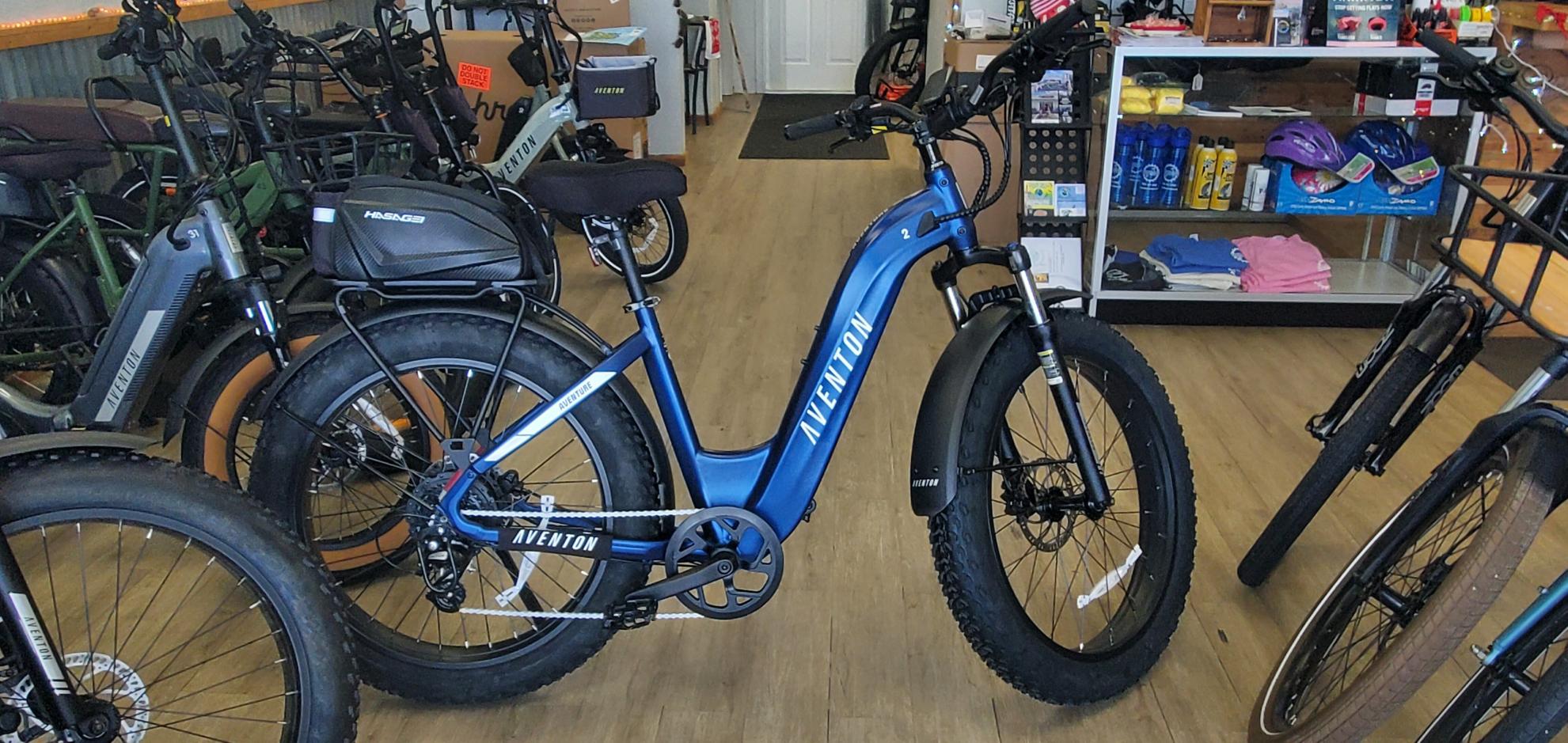 2025 Aventón Aventure 2 Blue