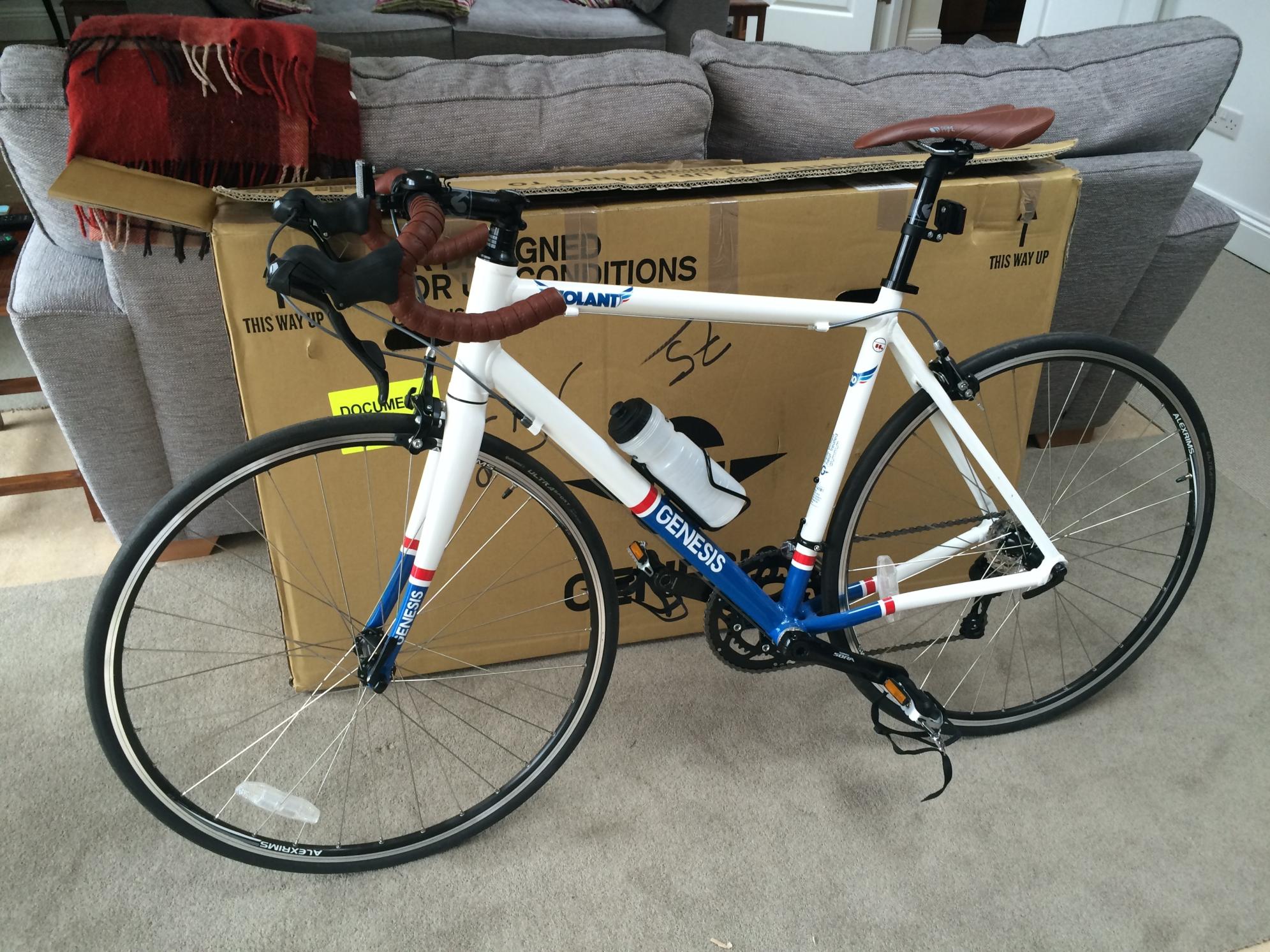 2014 Genesis Volant 10 White, Blue, and Red