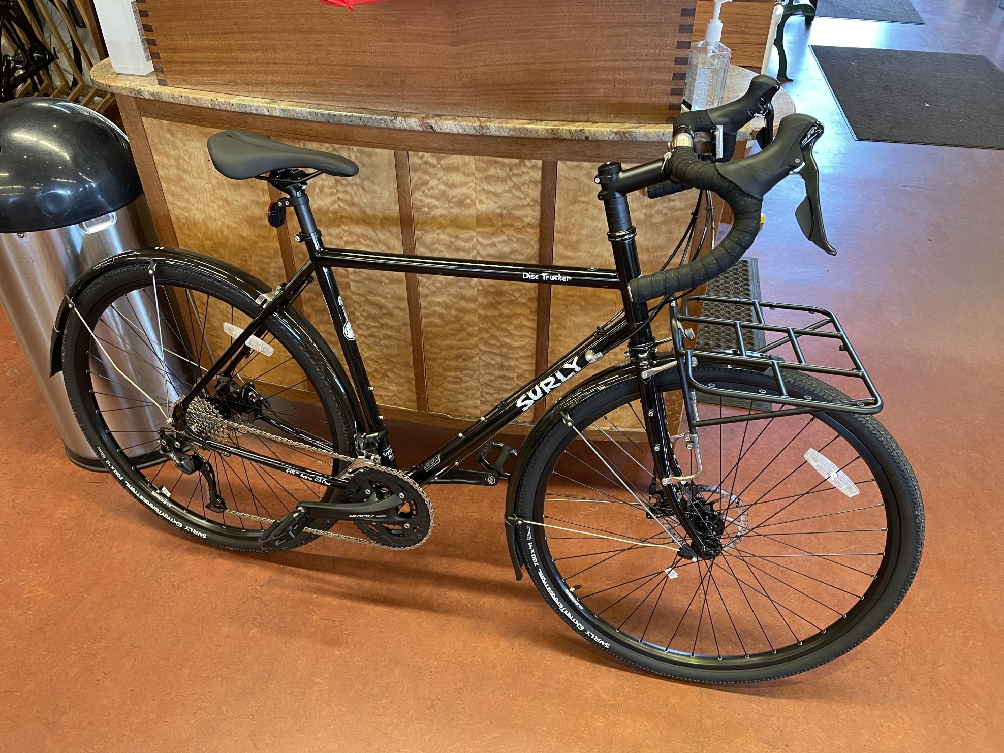 2021 Surly LHT Disc Trucker 56 Black