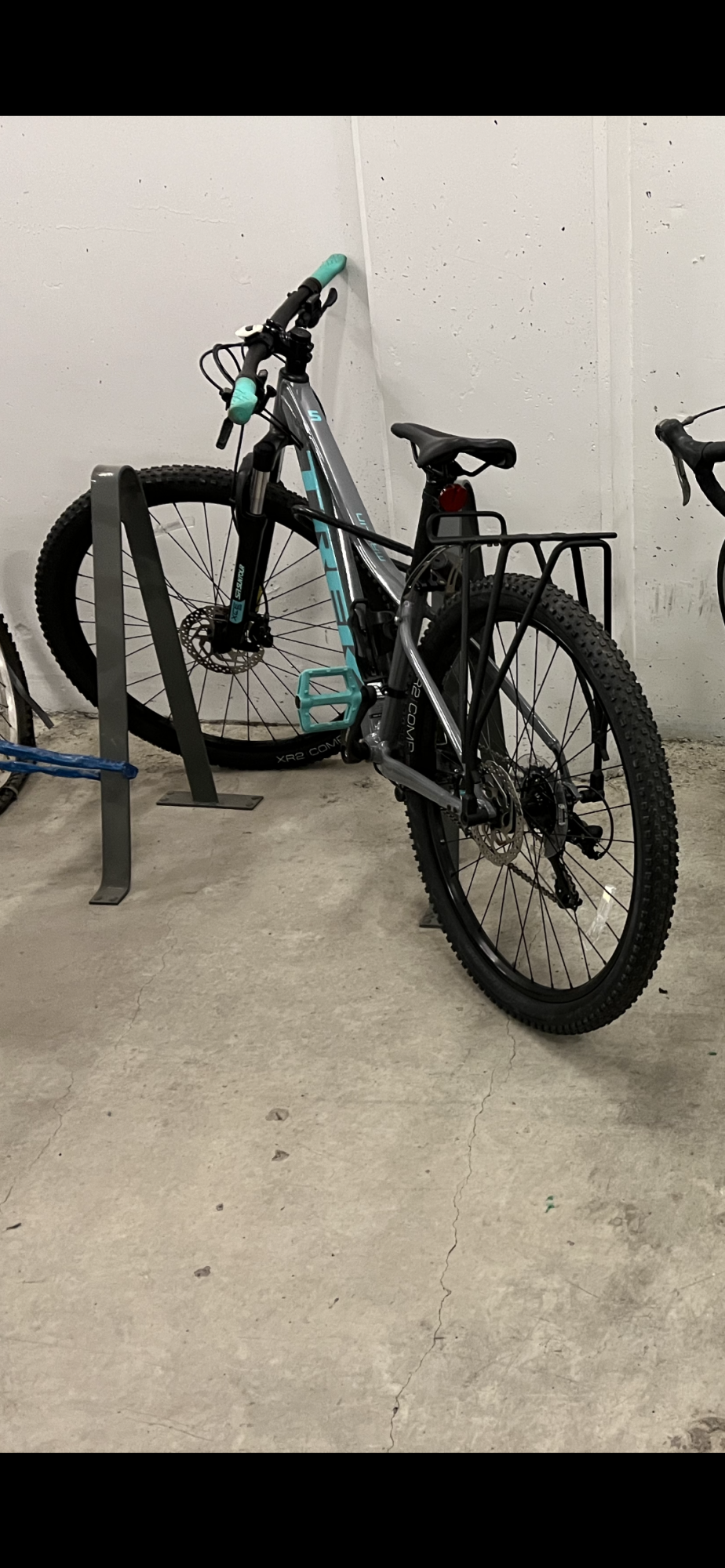 2021 Trek Marlin Silver, gray or bare metal and Teal
