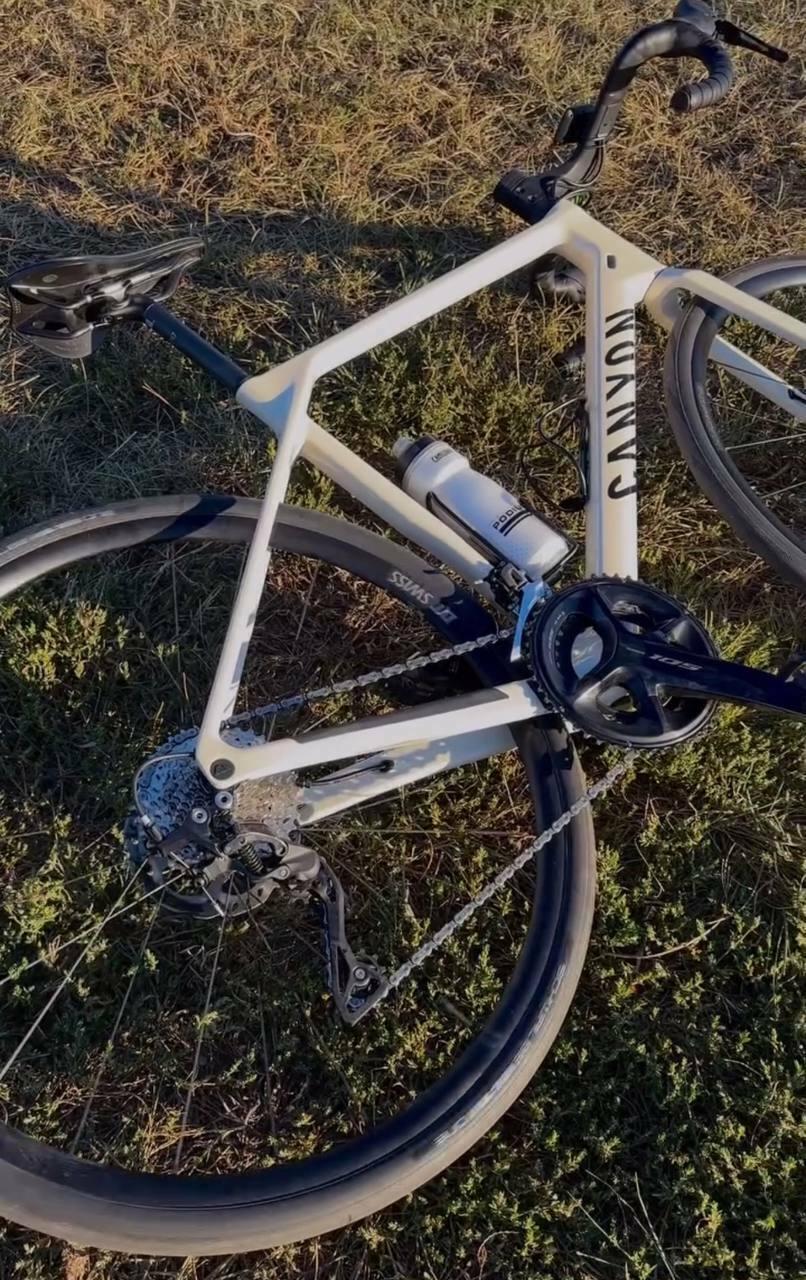 2024 Canyon bicycles M SIZE COCONUT COLOR White