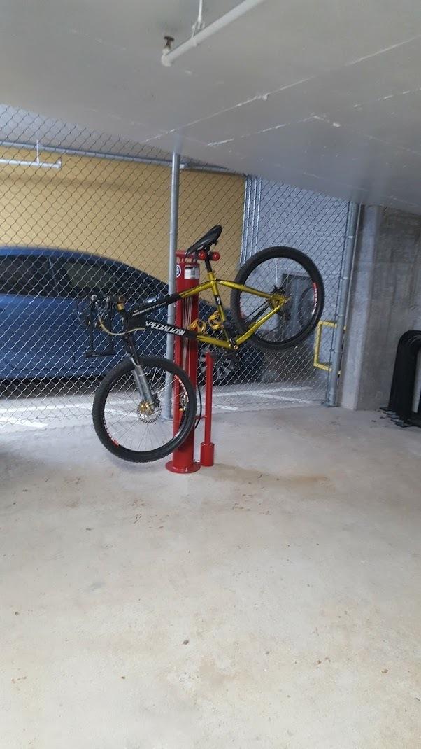 2006 Specialized Hardrock Comp Disc Black and Yellow or Gold