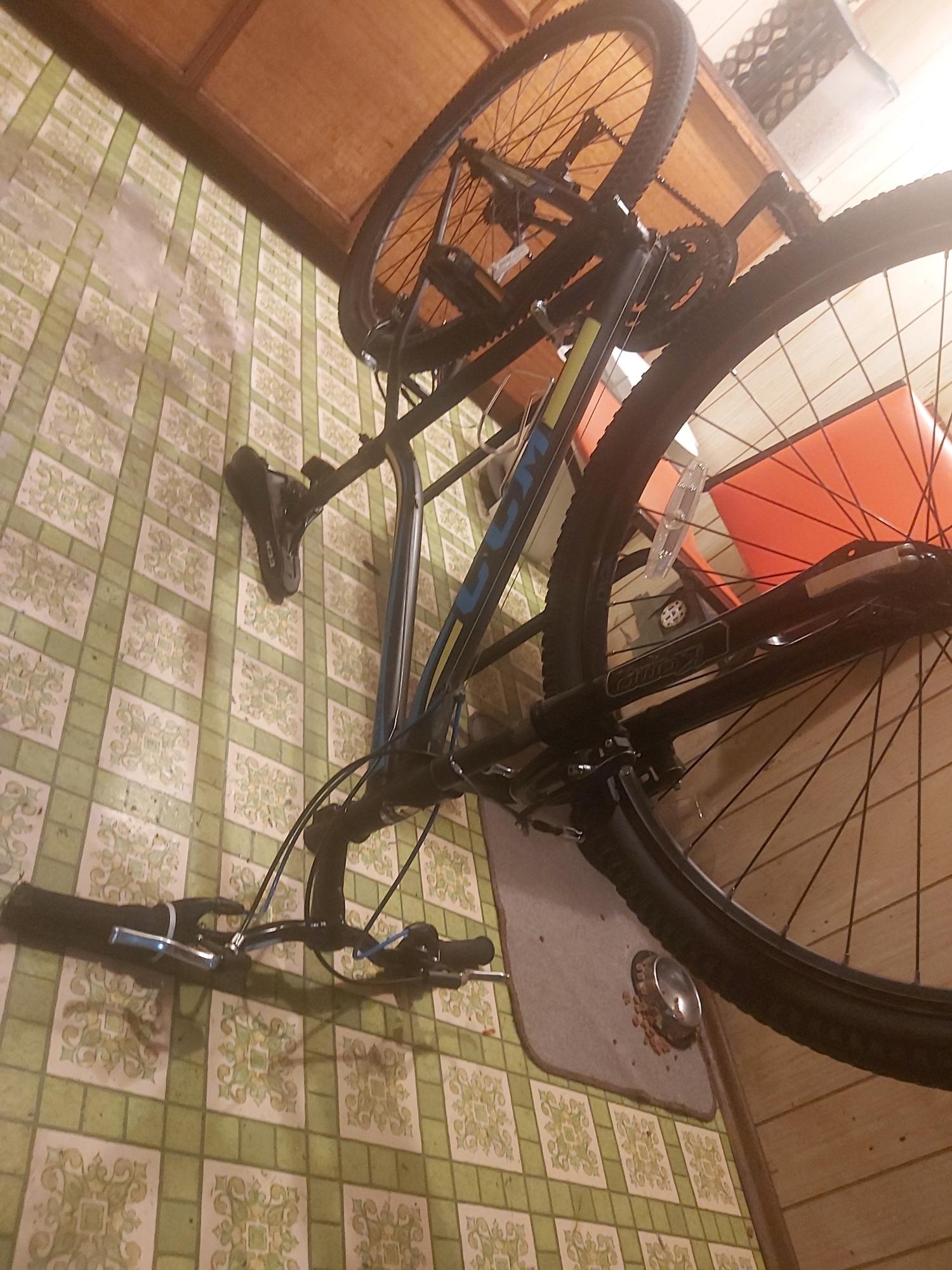 CCM Silver, gray or bare metal