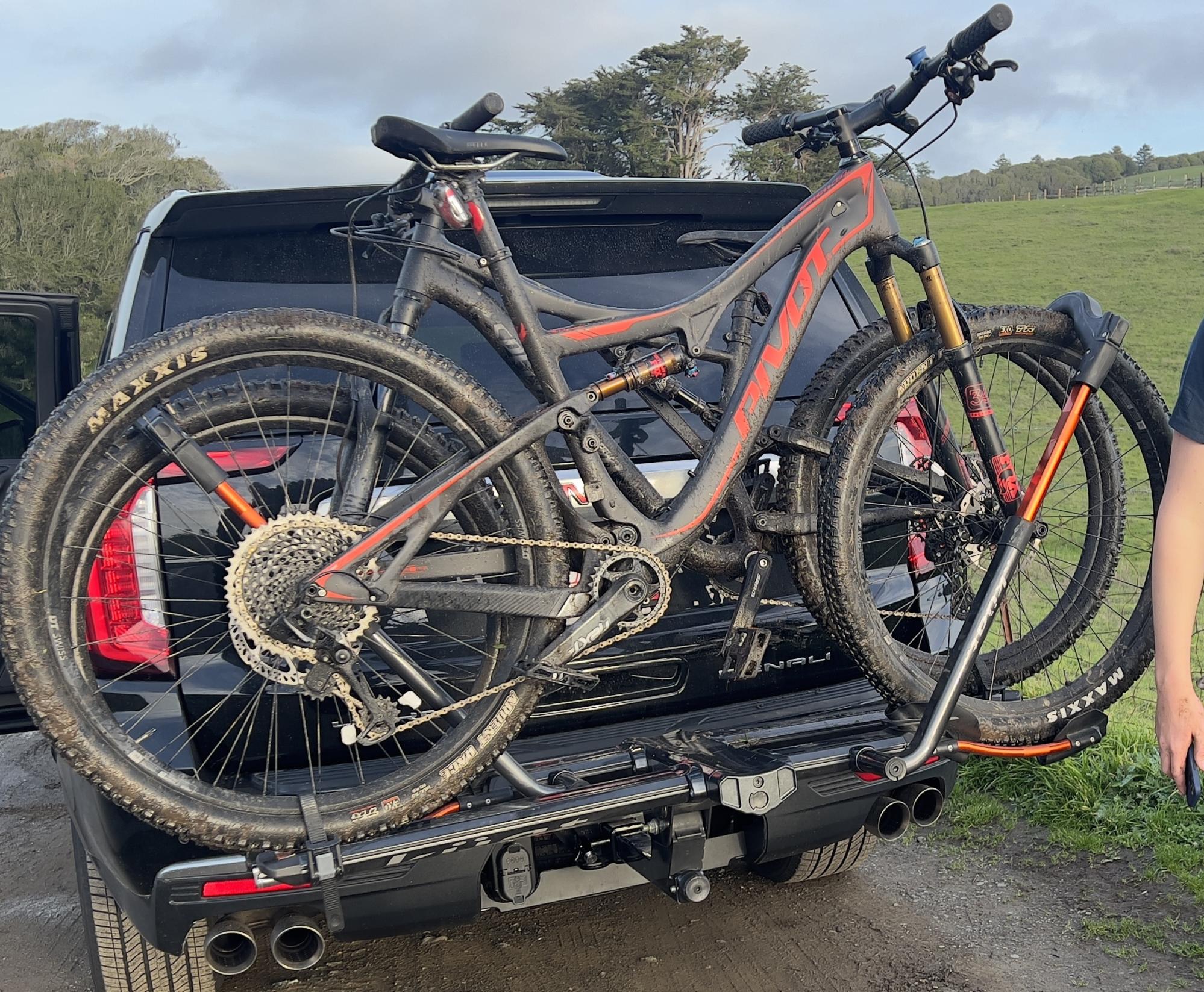 2019 Pivot Mach Black