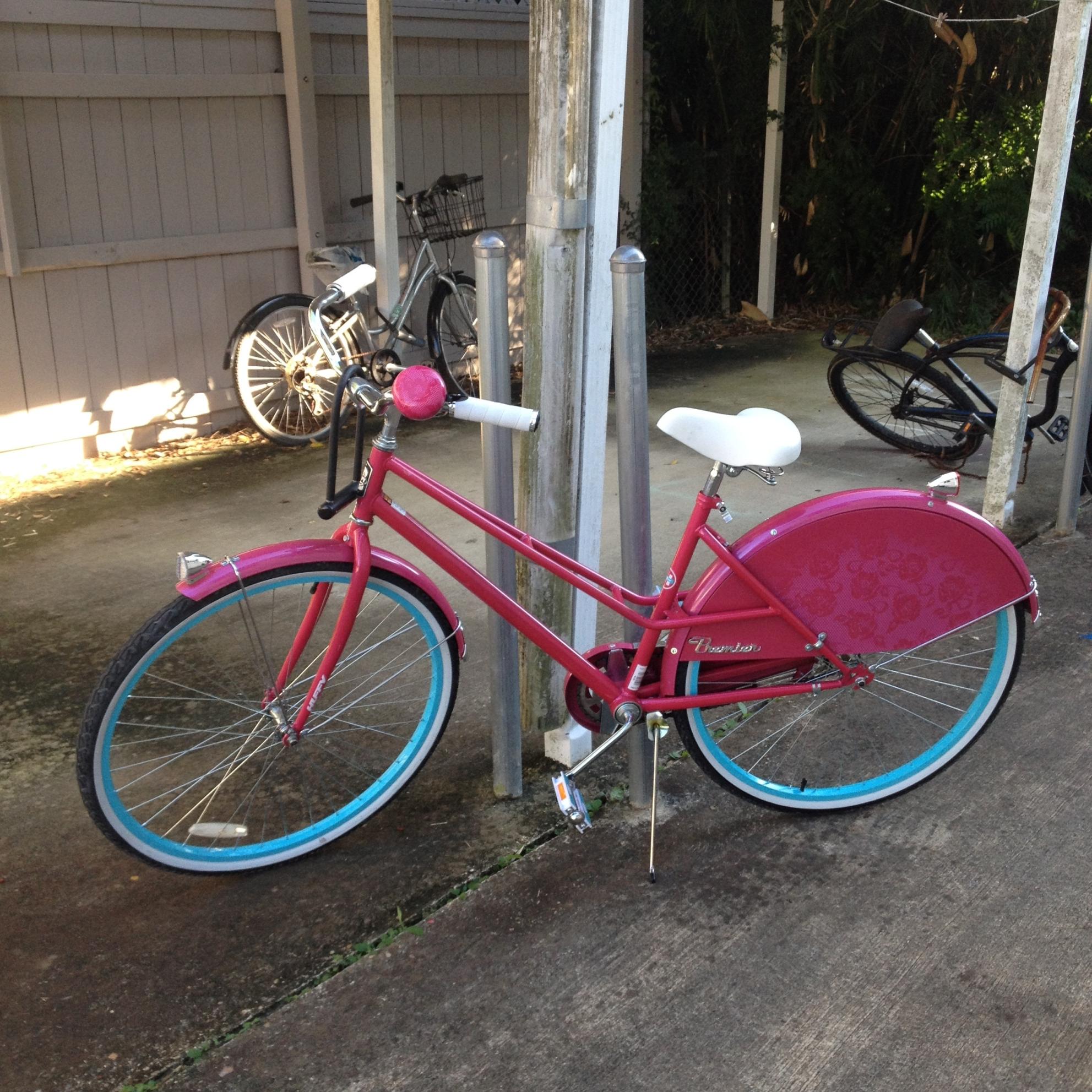 2016 Huffy 700c Premier Cruiser Pink