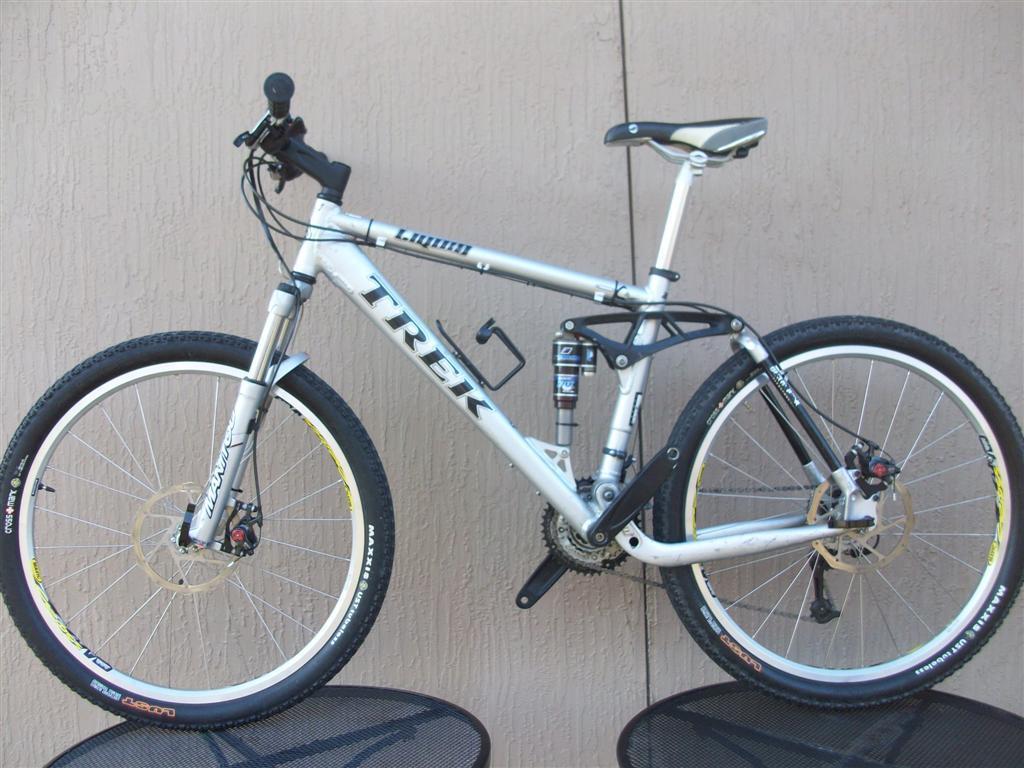 2004 Trex Liquid  Black
