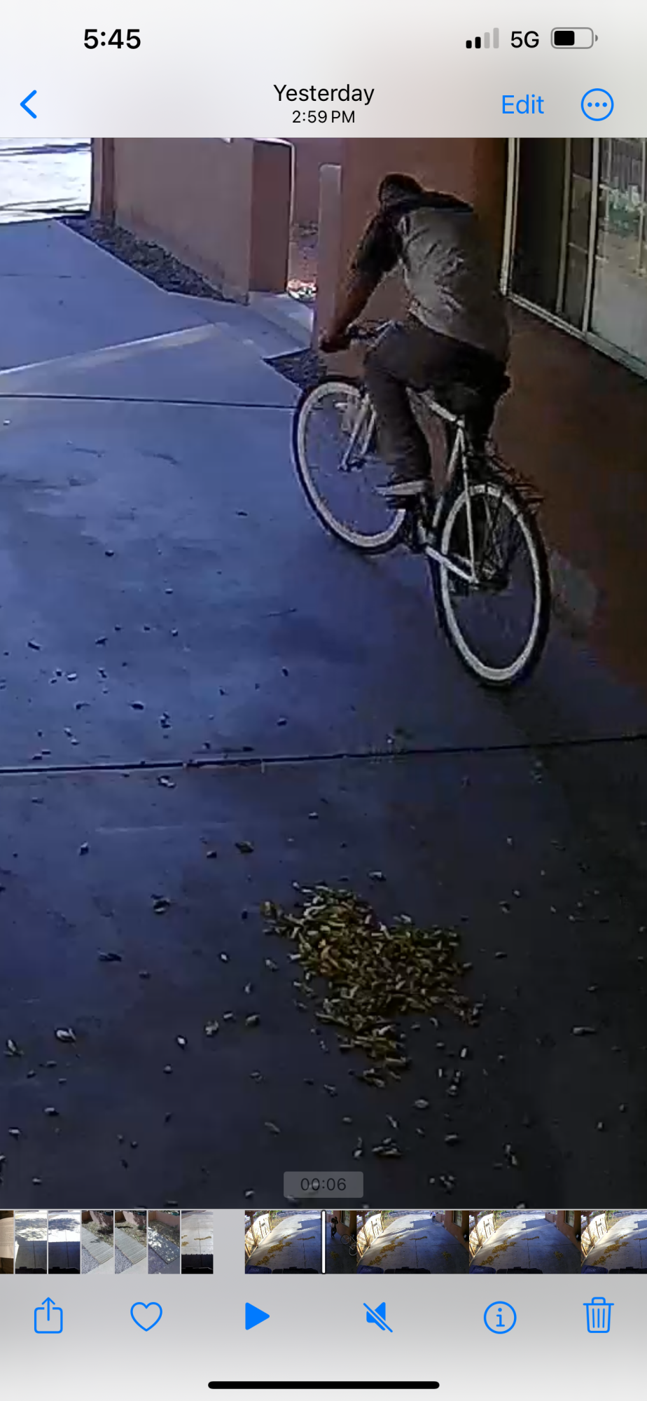 Unknown - dent in high step bar and glow in dark rims Single speed White