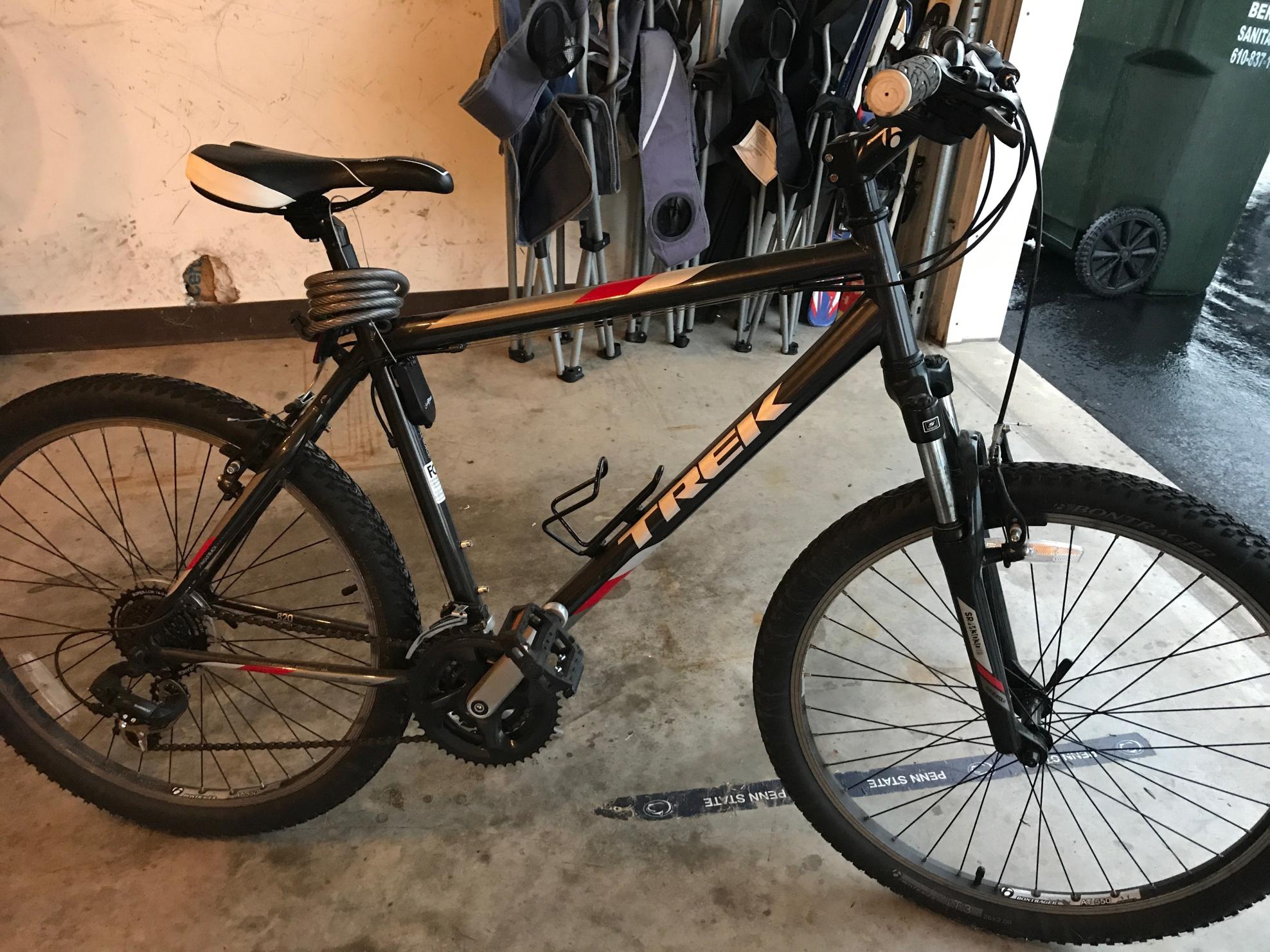 2015 Trek 820 Black, Red, and White