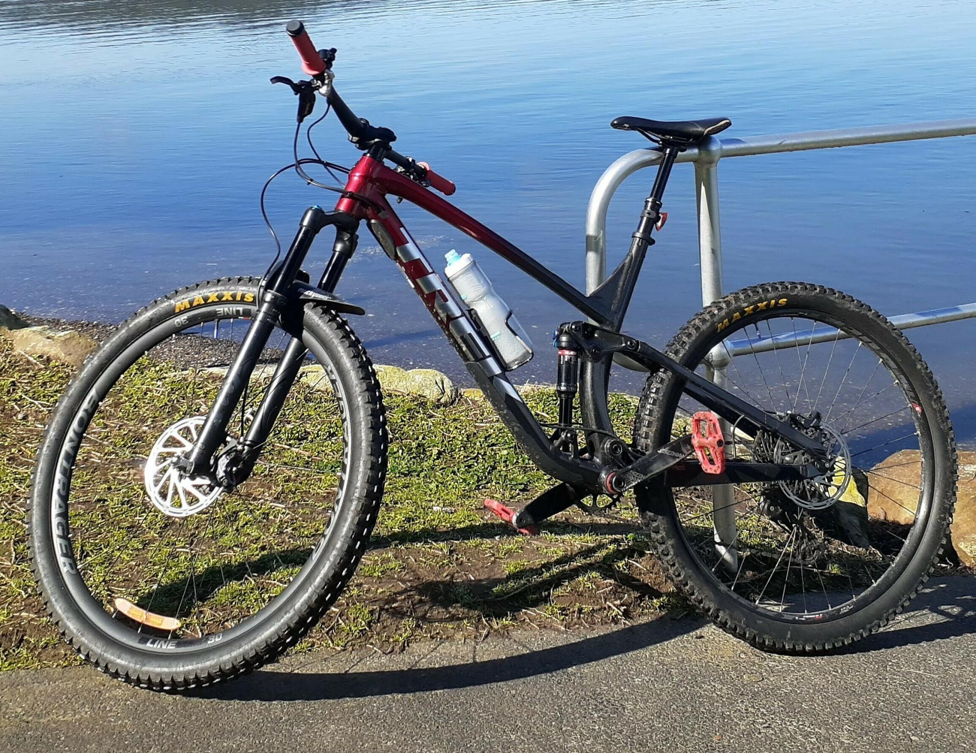 2021 Trek Red