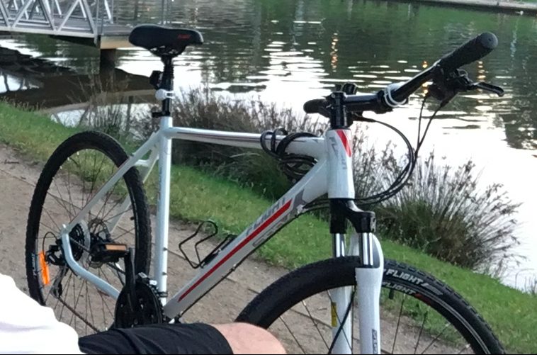 2016 Flight City 2 Hybrid XL White and Red