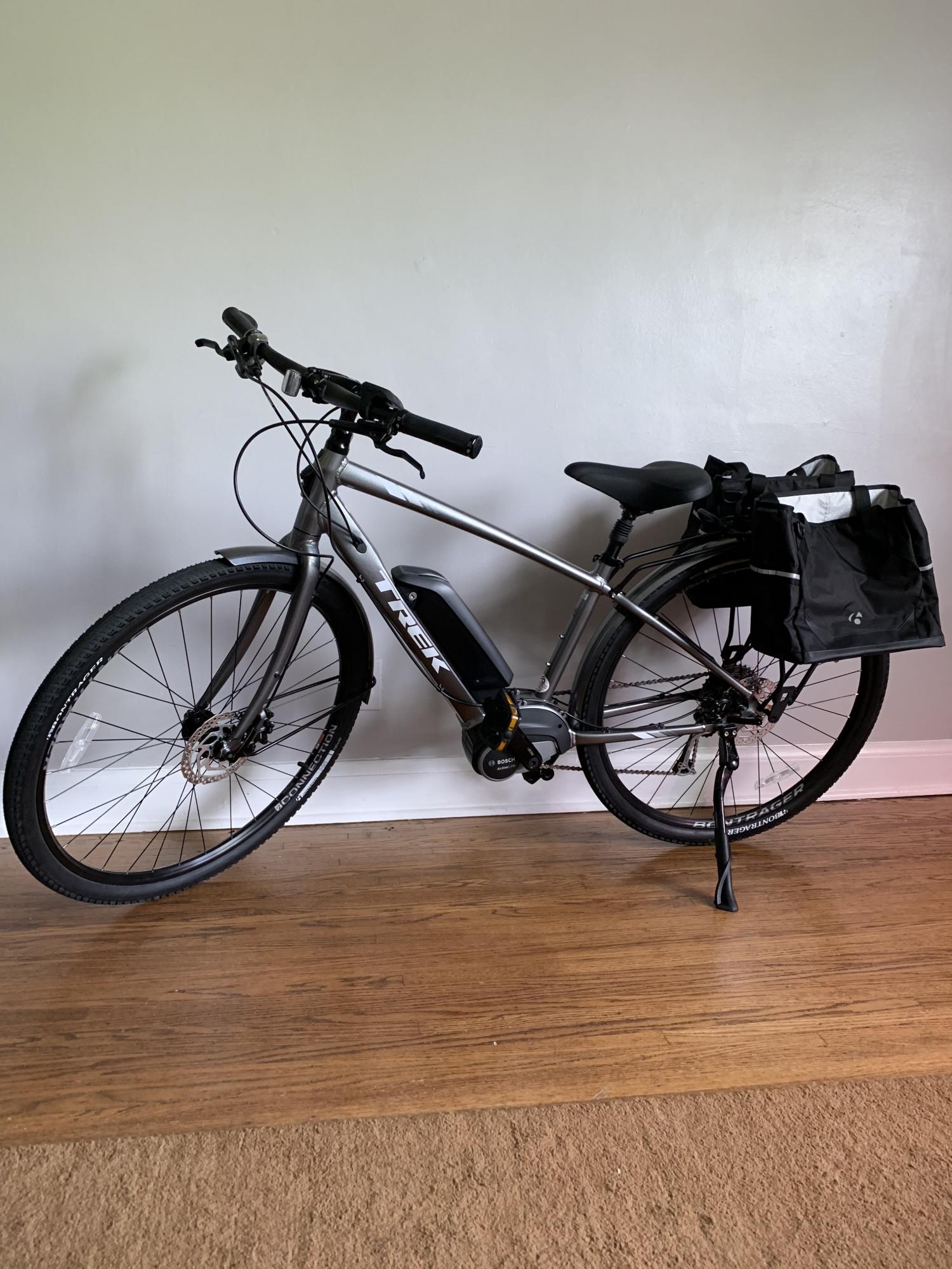 2019 Trek Verve + Silver, gray or bare metal