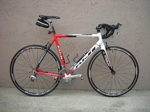 2008 Fuji Roubaix 1.1 White and Red
