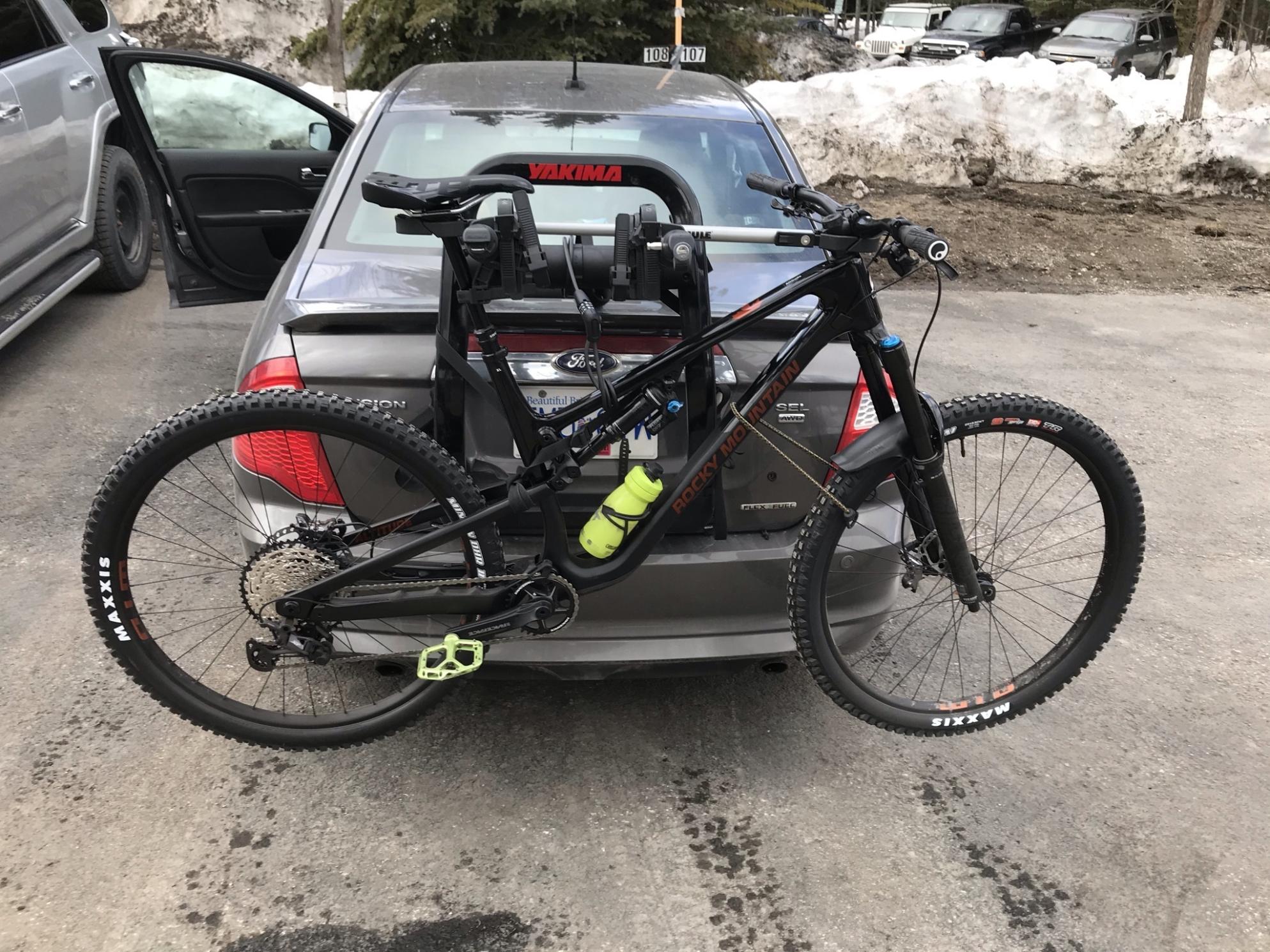 2021 Rocky Mountain Bicycles Altitude Black