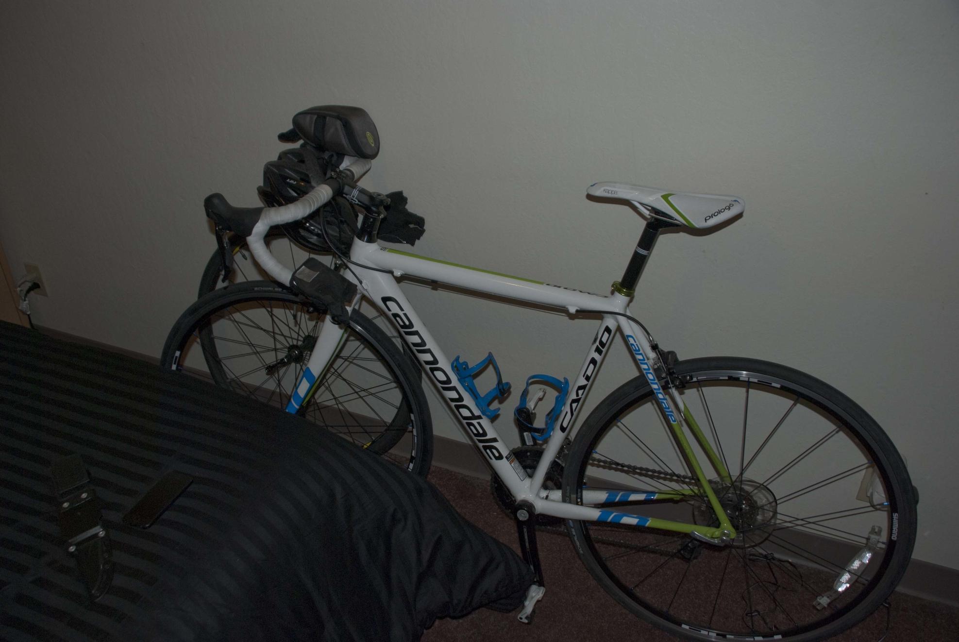 2011 Cannondale Caad 10 Blue, Green, and White