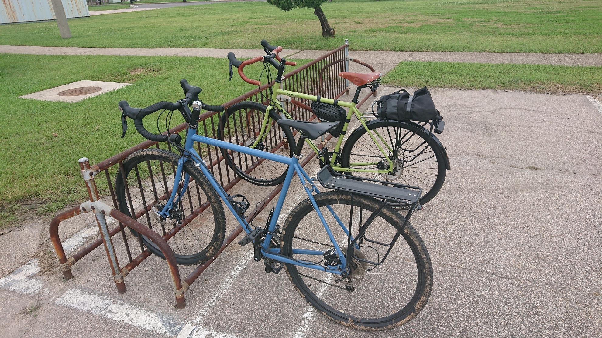 2016 Surly Disc Trucker Blue