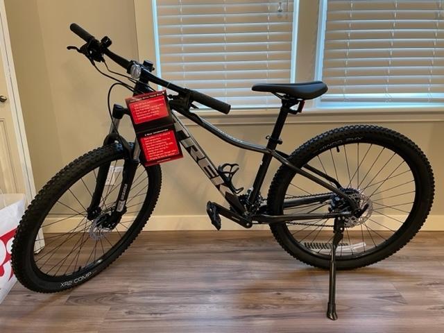 Trek Marlin5 Silver, gray or bare metal