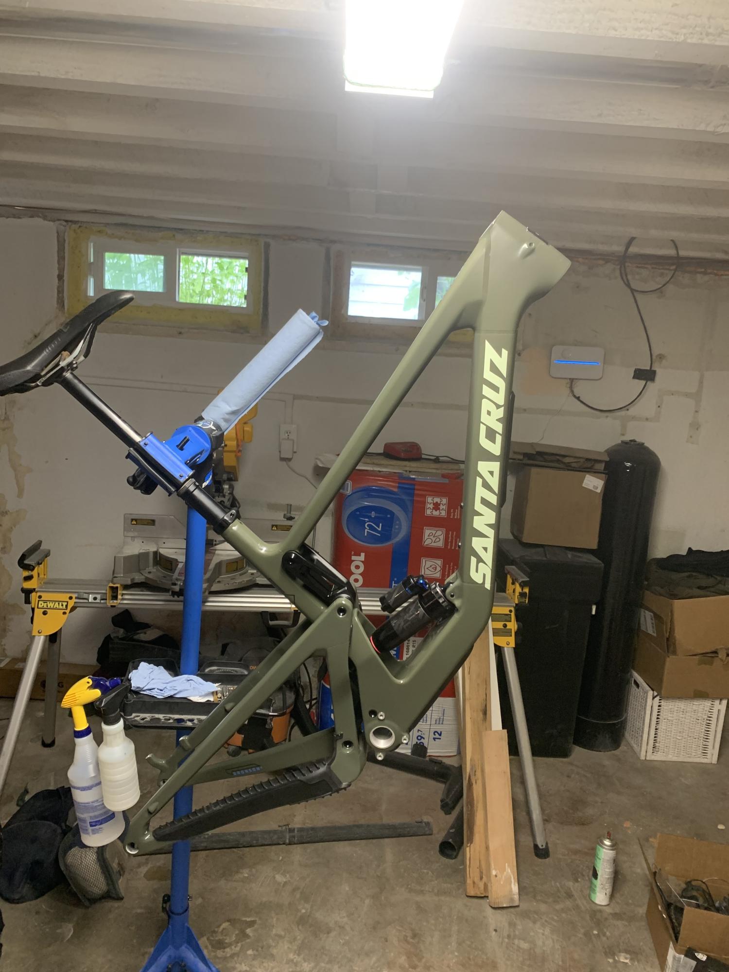 2022 Santa Cruz Bronson Green