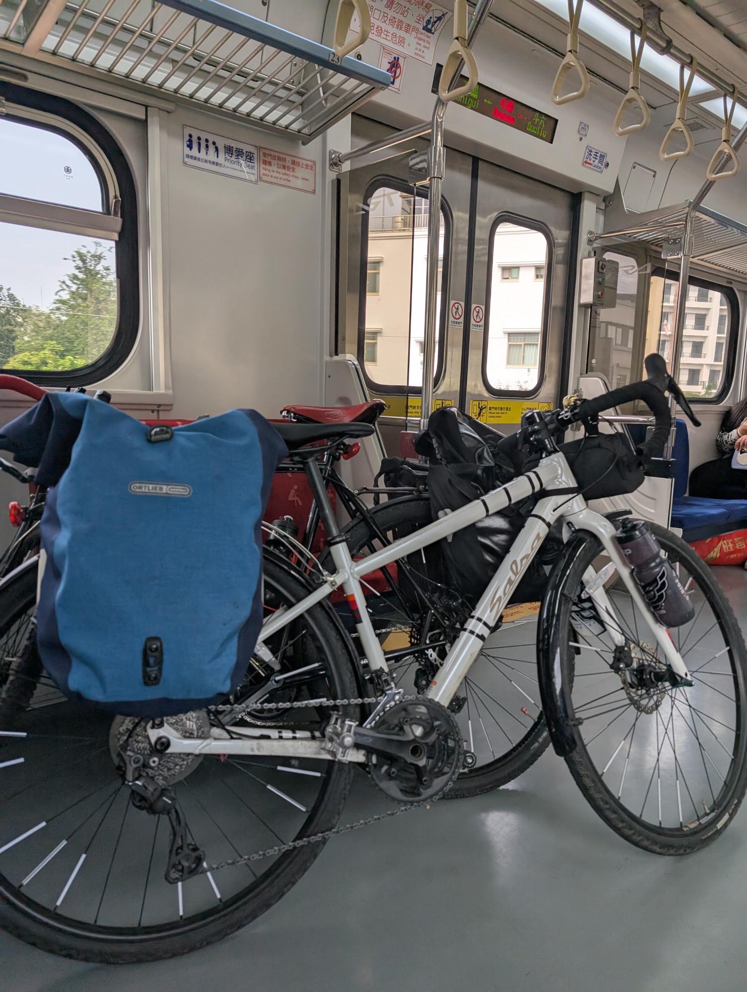 2024 Salsa Journeyer White