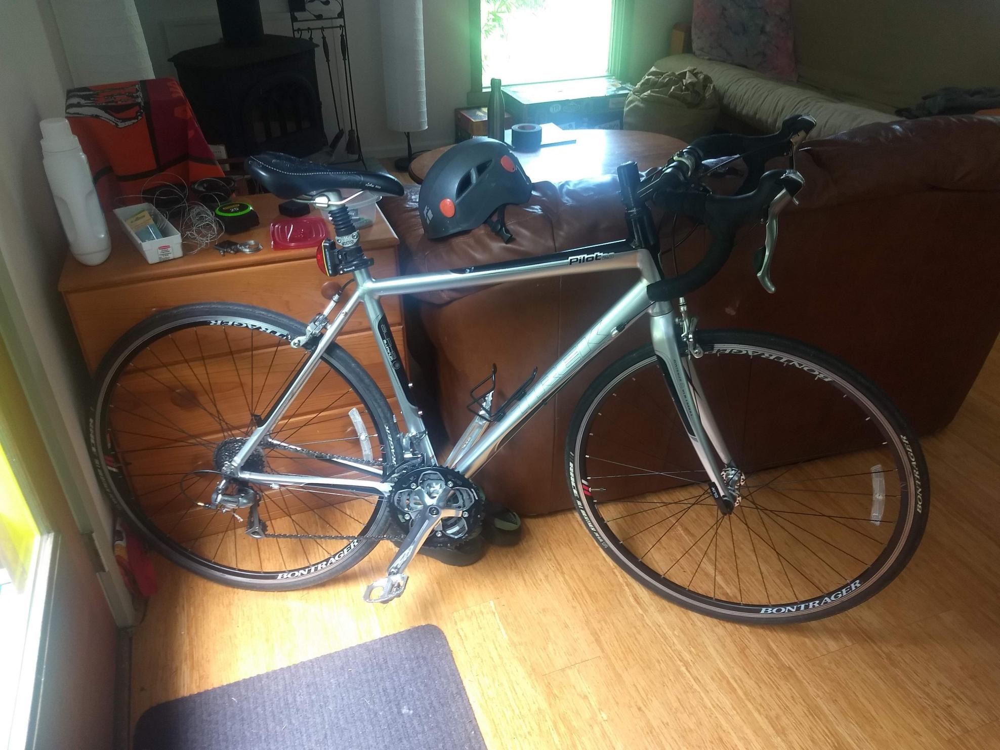2010 Trek Pilot 2.0 Silver, gray or bare metal