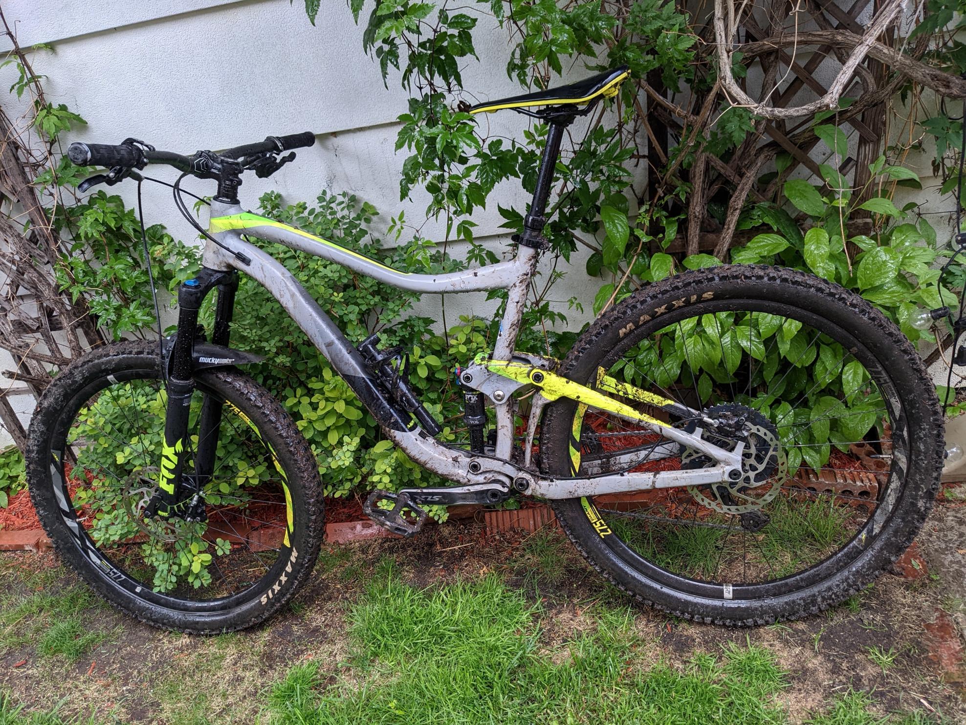 2019 Giant Trans 2 Silver, gray or bare metal