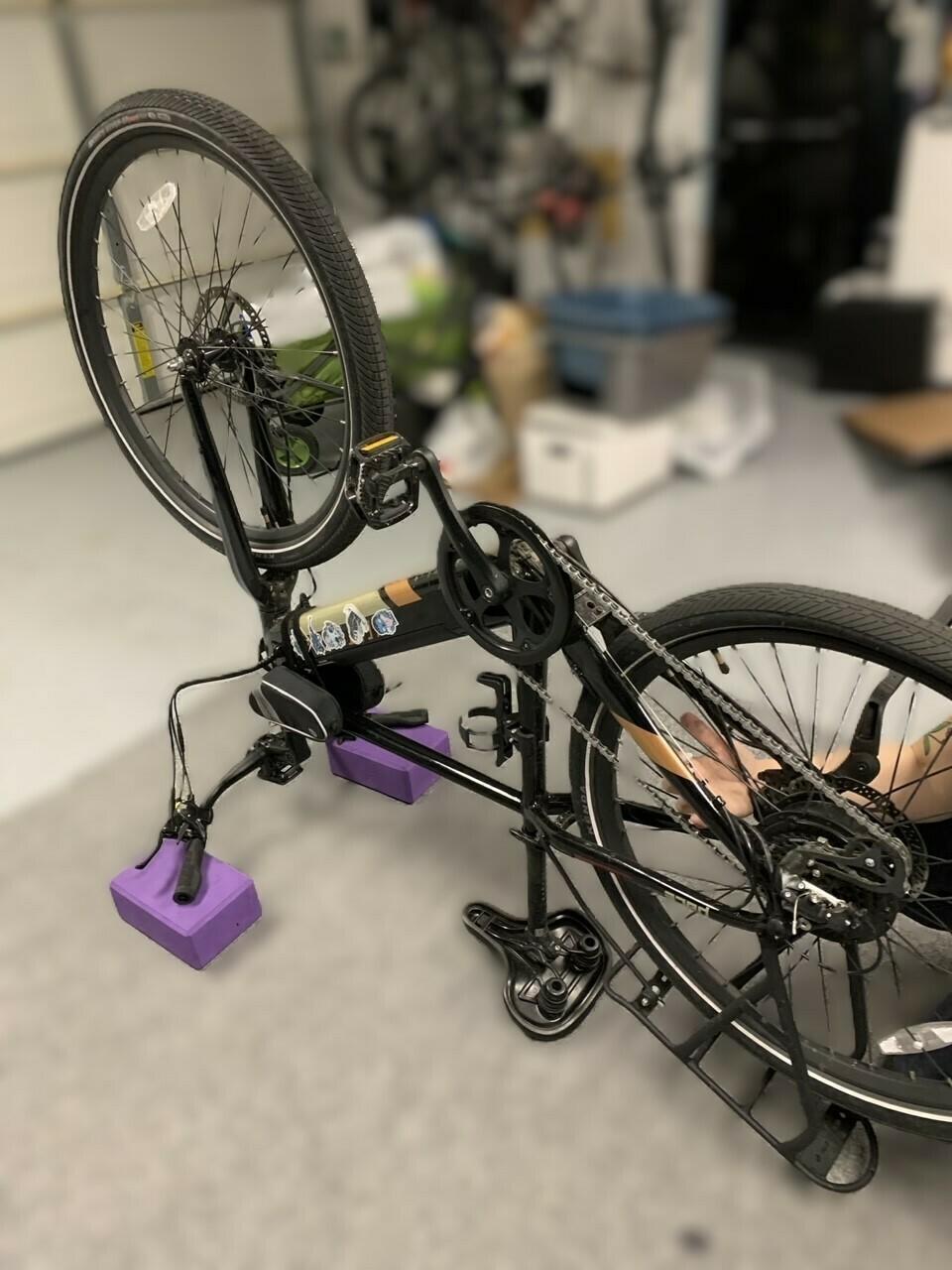 2022 Aventón Pace 500 Black