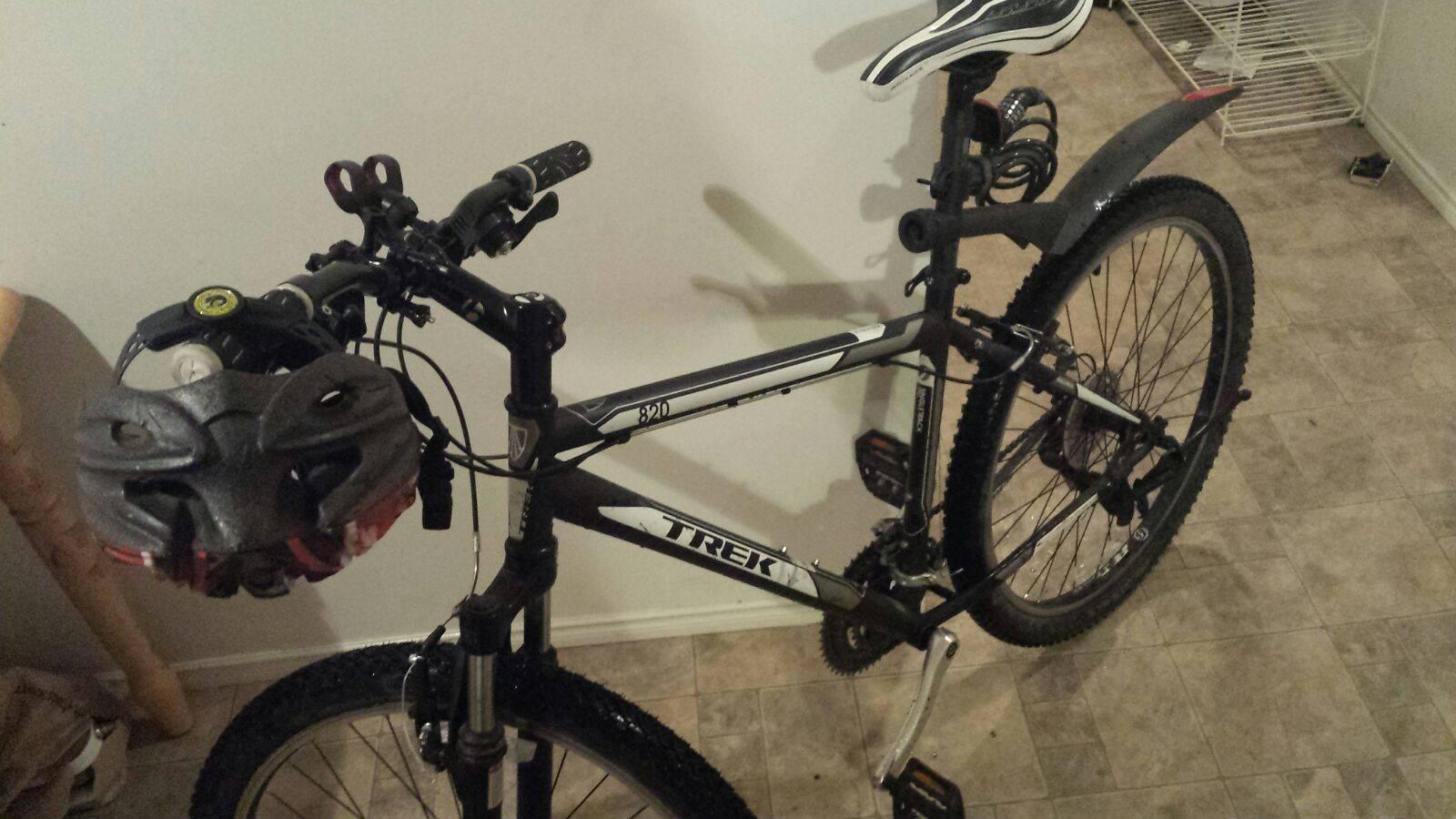 Trek 820 Black and White