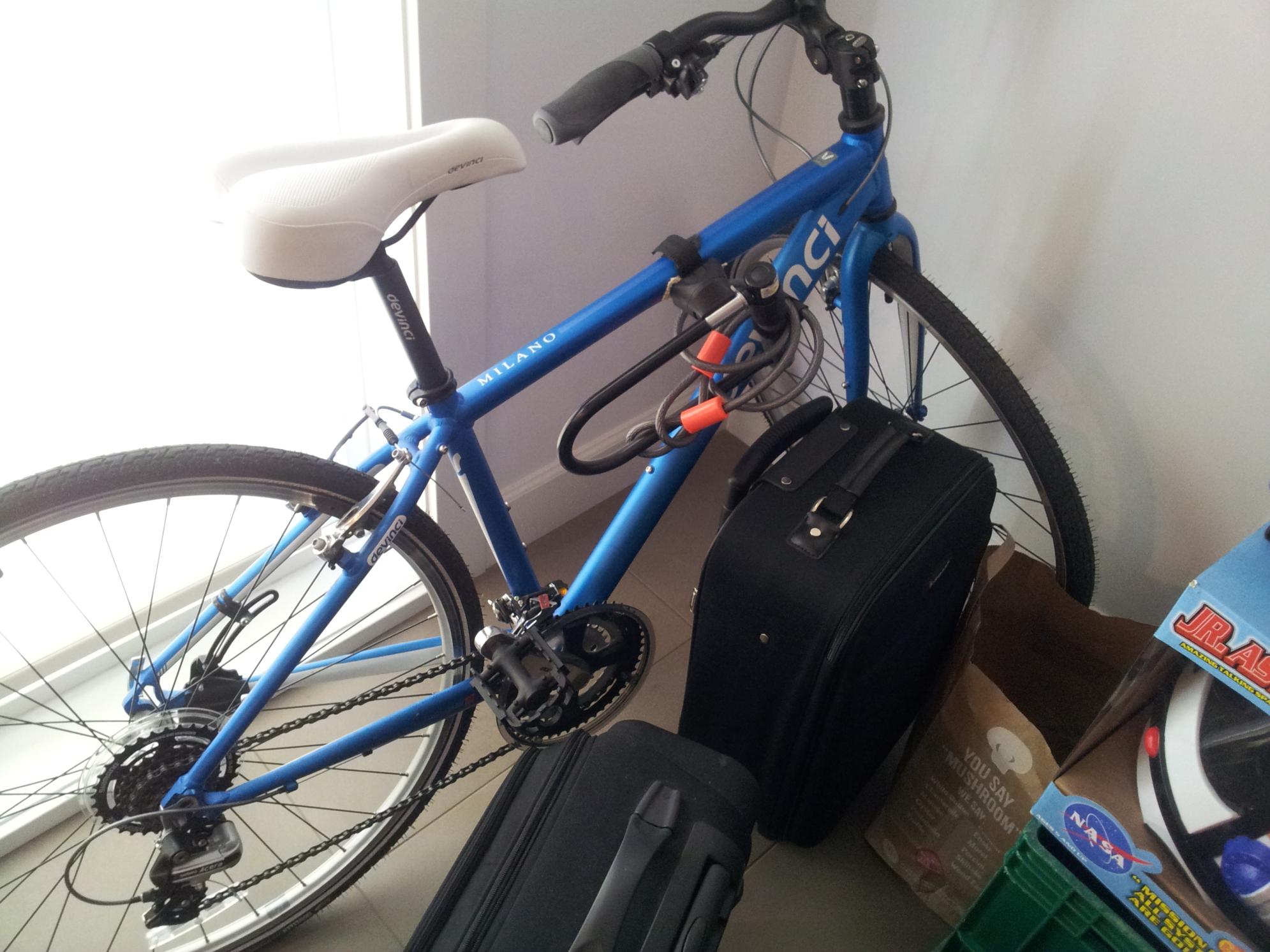 2012 Devinci Milano  Blue and White