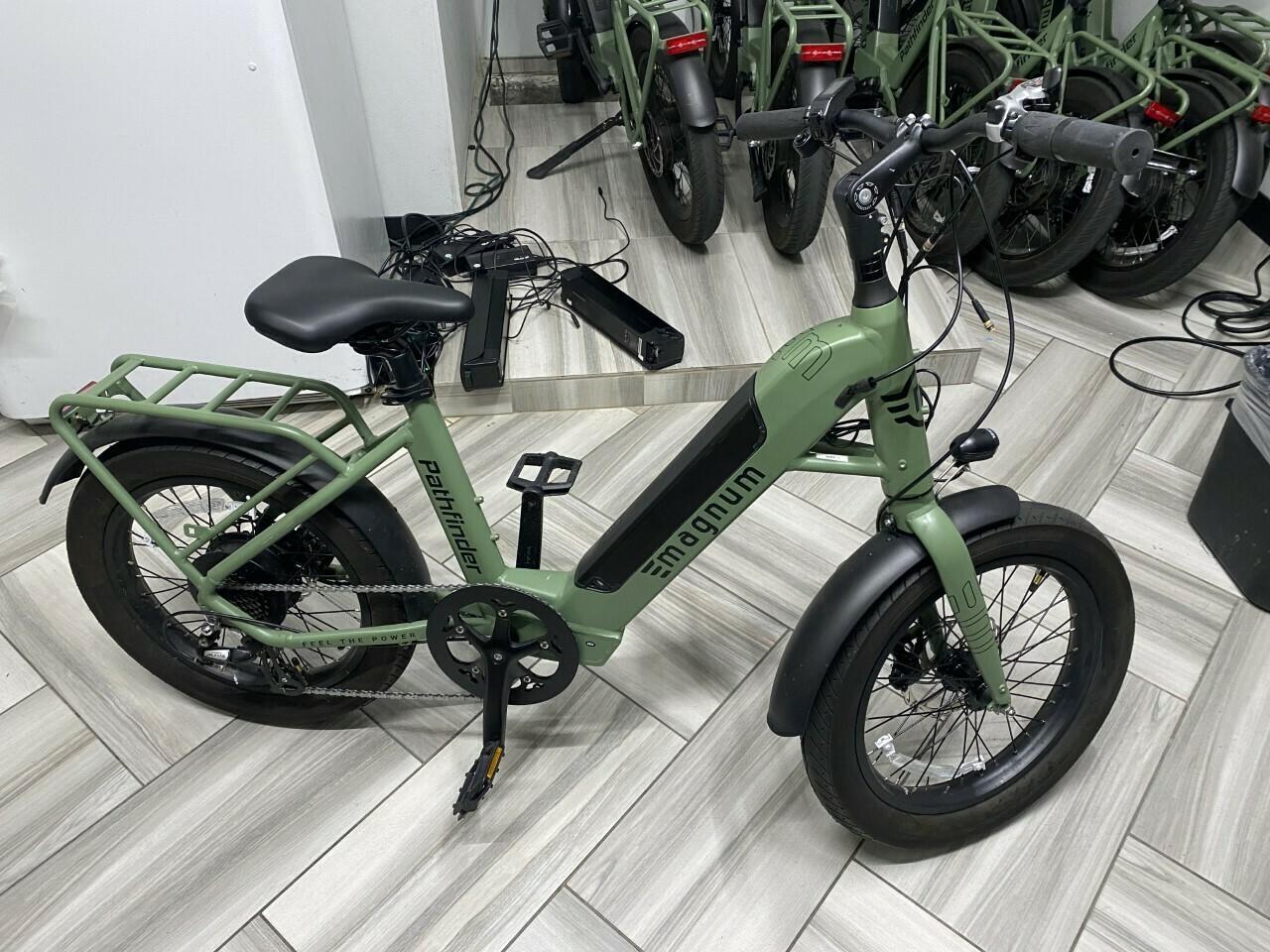 Magnum Bikes Pathfinder 500 - Forest 48v 13Ah Green