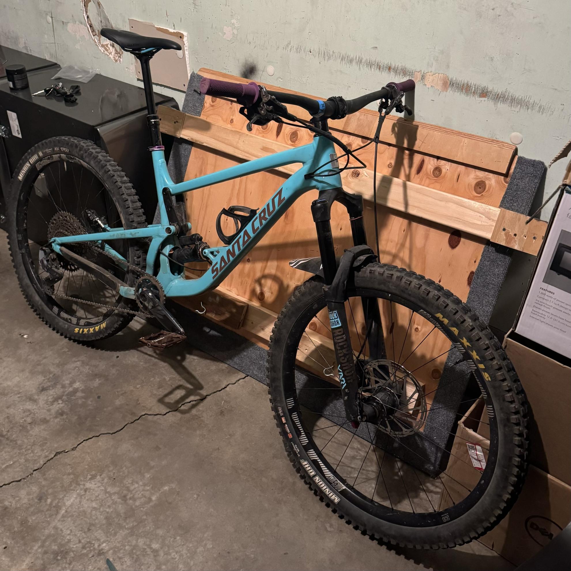 2024 Santa Cruz Bronson Blue