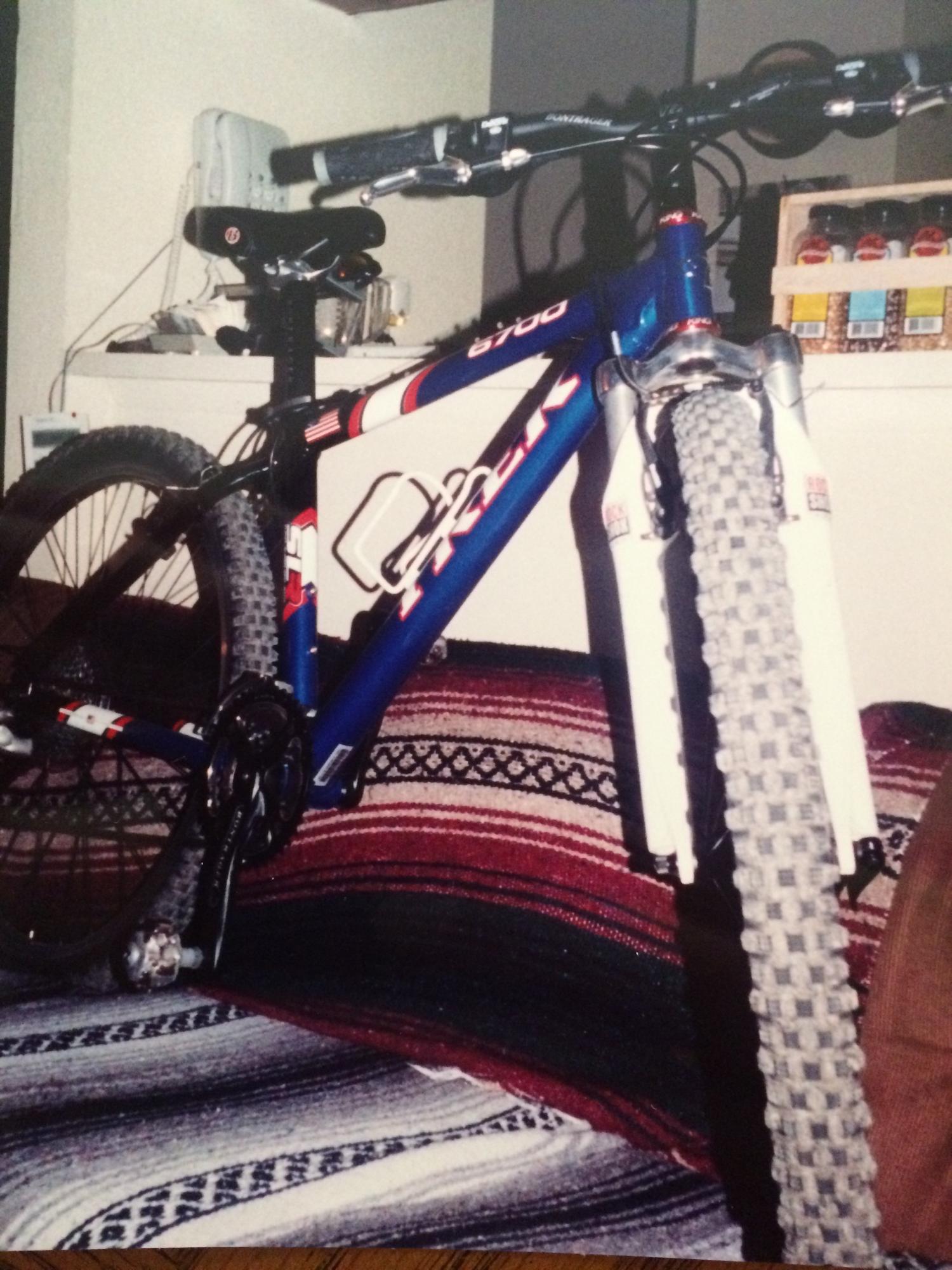 2015 Trek Wsd 6700 Blue, Red, and White