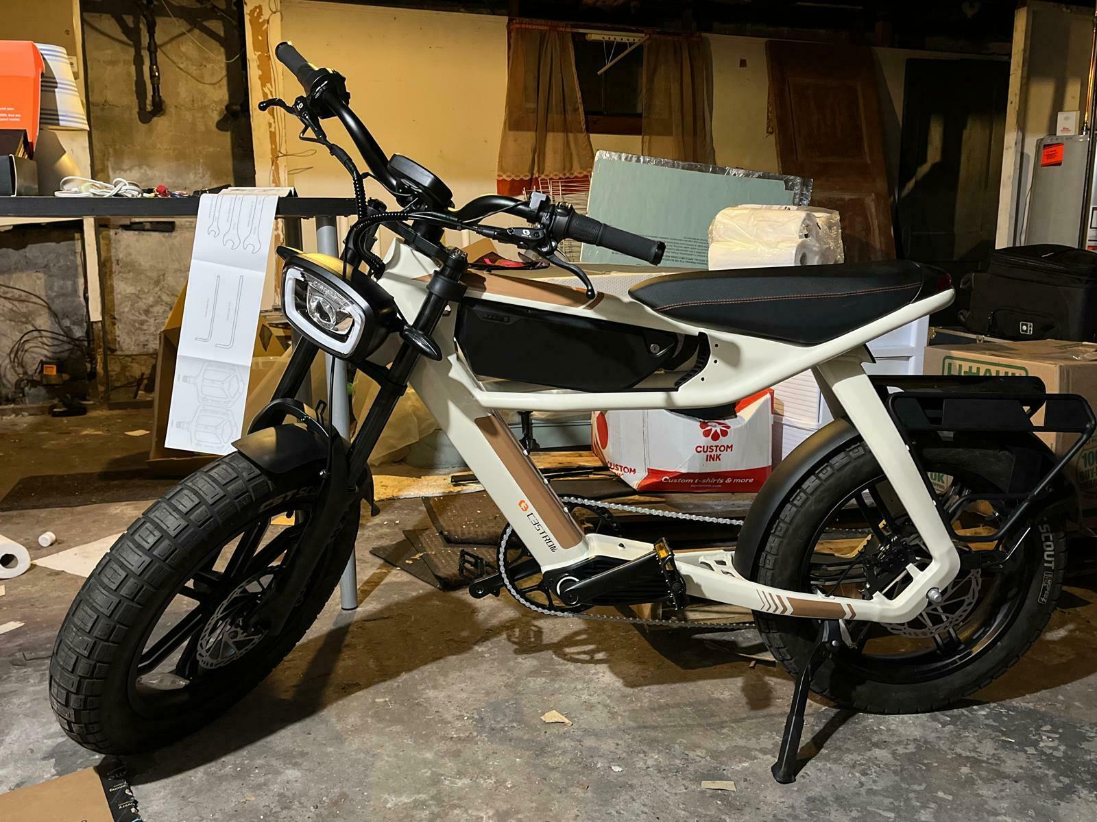 C3Strom Astro Pro White and Brown