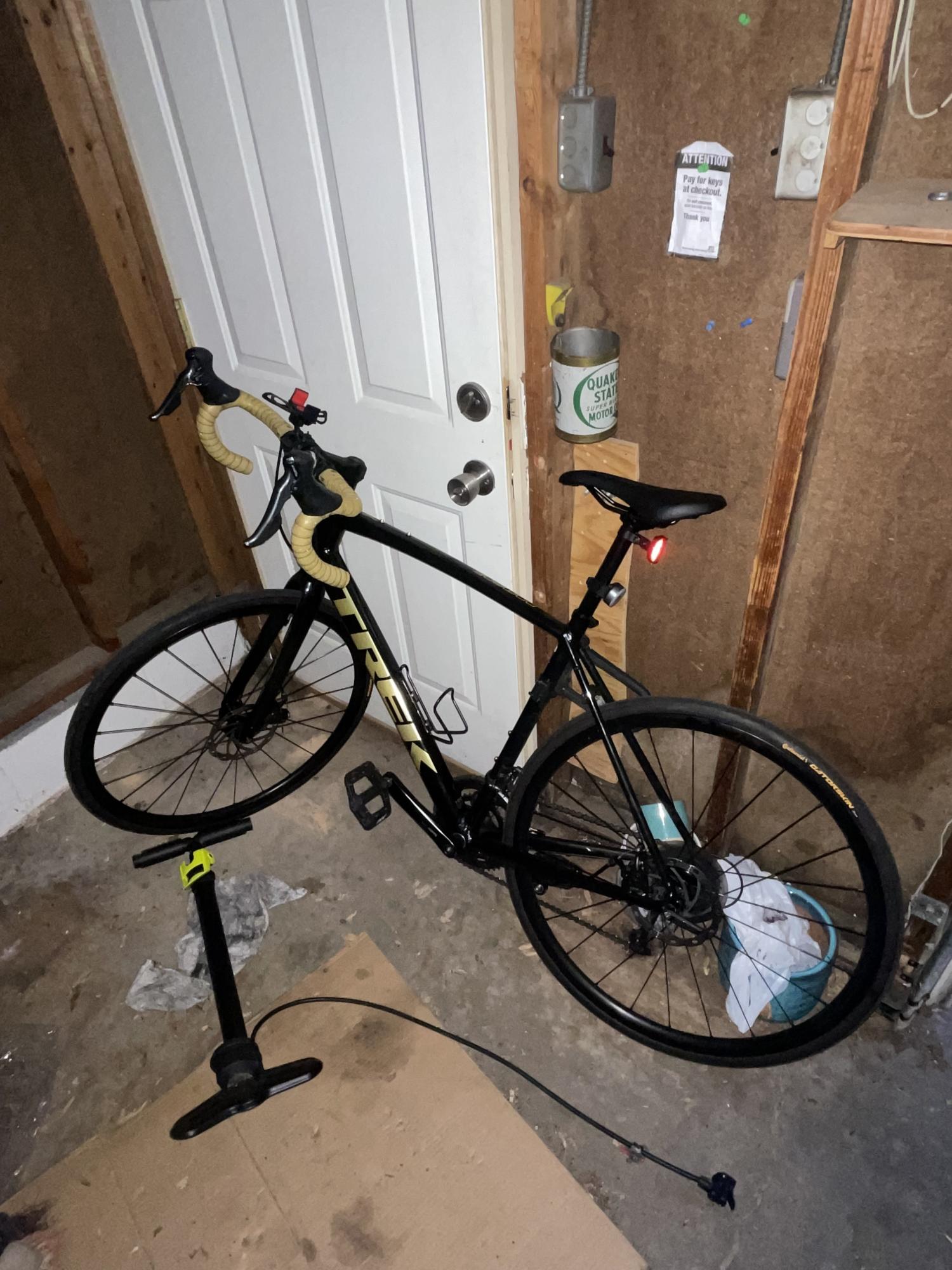 2022 Trek Trek Black