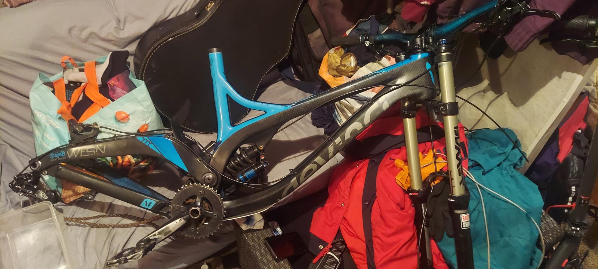 2014 Devinci Wilson SL Black and Blue