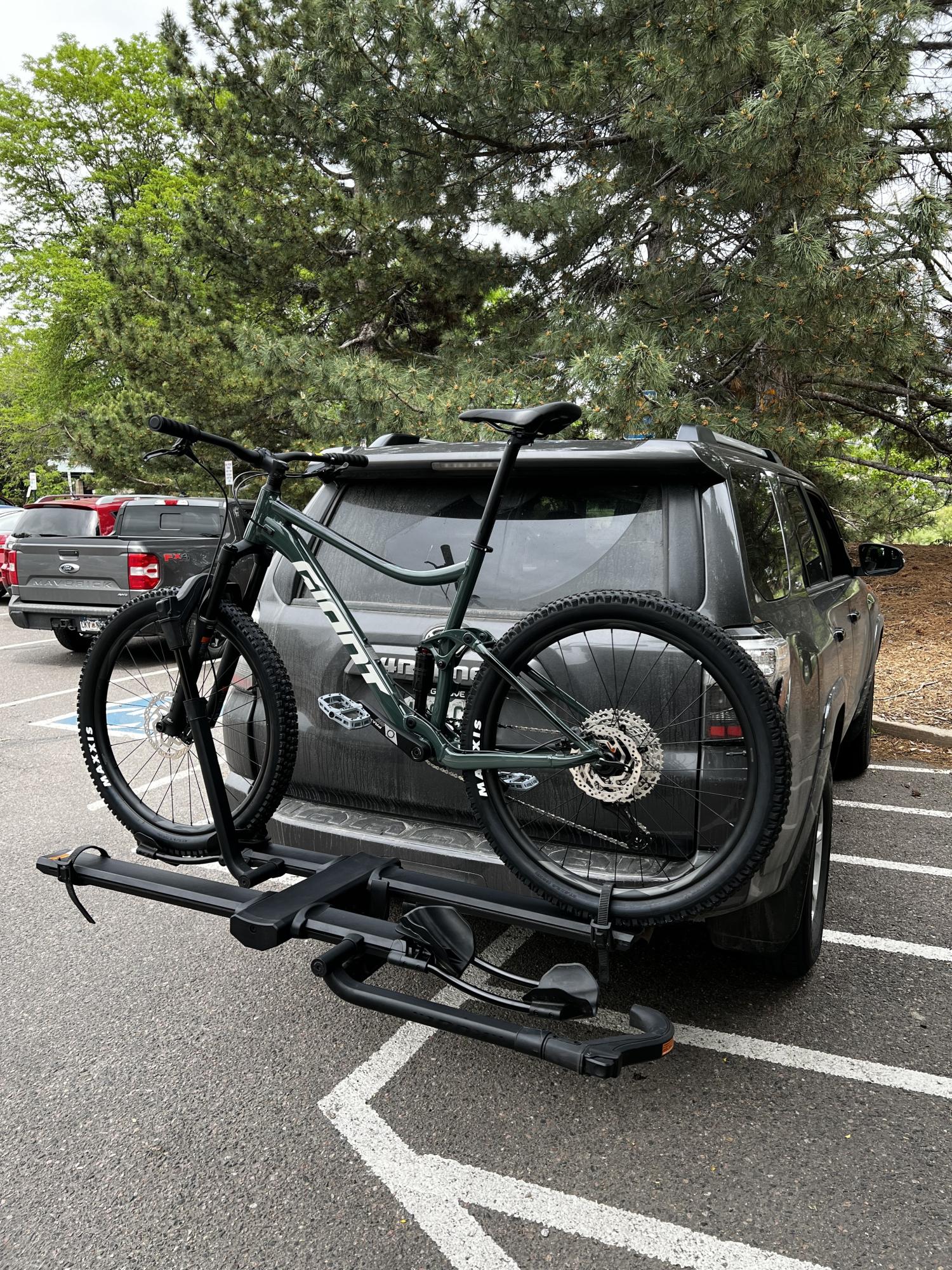 2022 Giant Stance Large Green