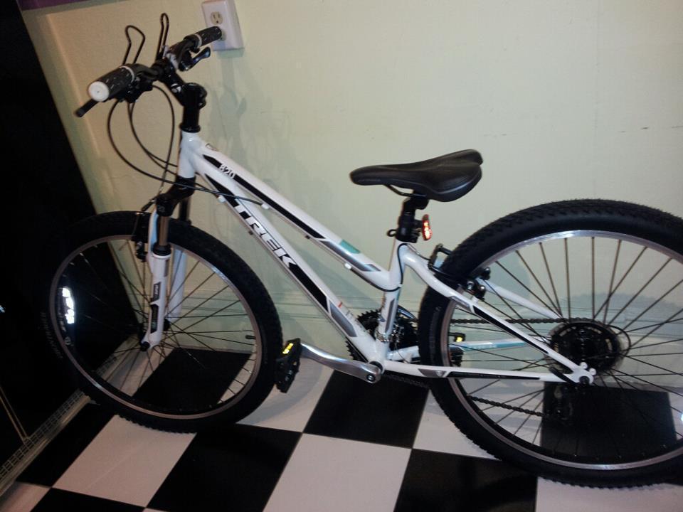 2013 Trek 820  White