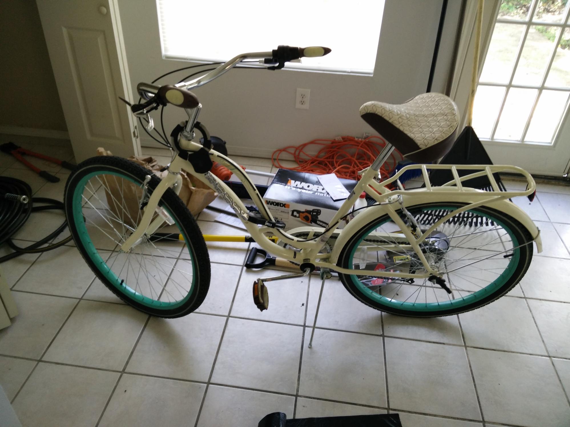 2015 Schwinn White and Teal