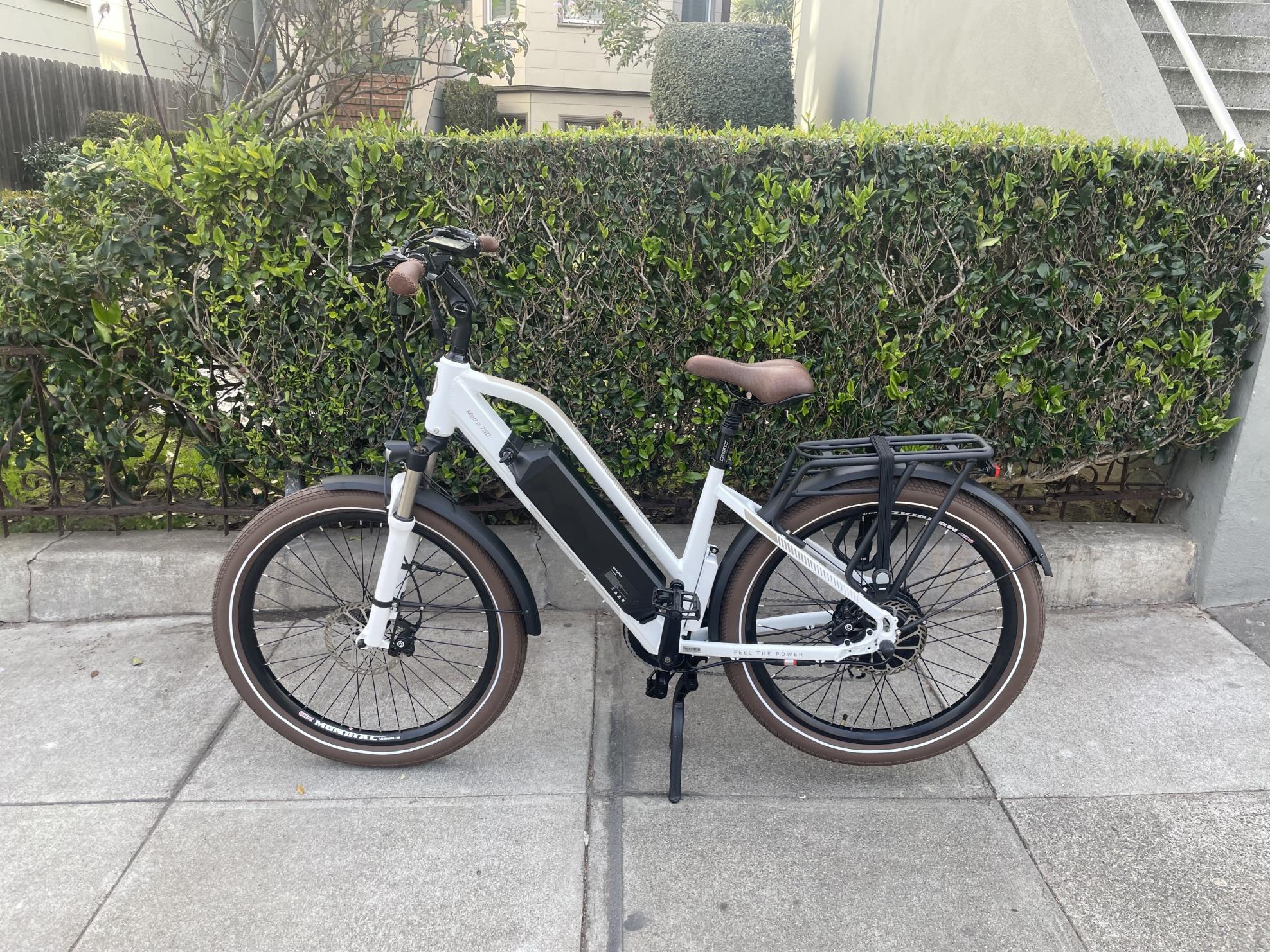 2022 Magnum Bikes Metro 750 White